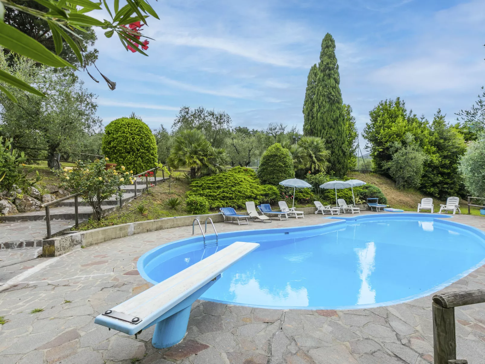 San Lazzaro-Outside