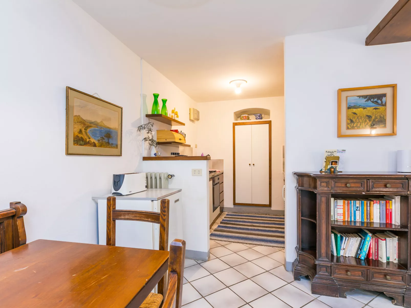 San Lazzaro-Inside