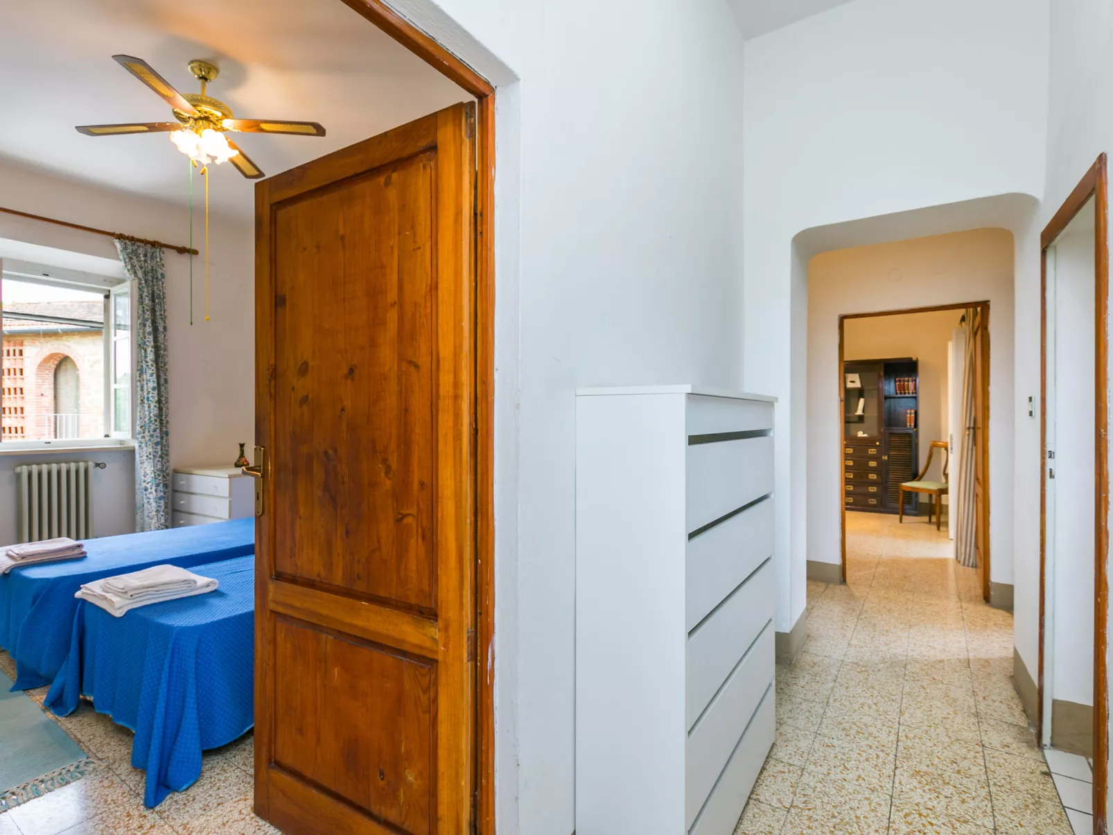 San Lazzaro-Inside