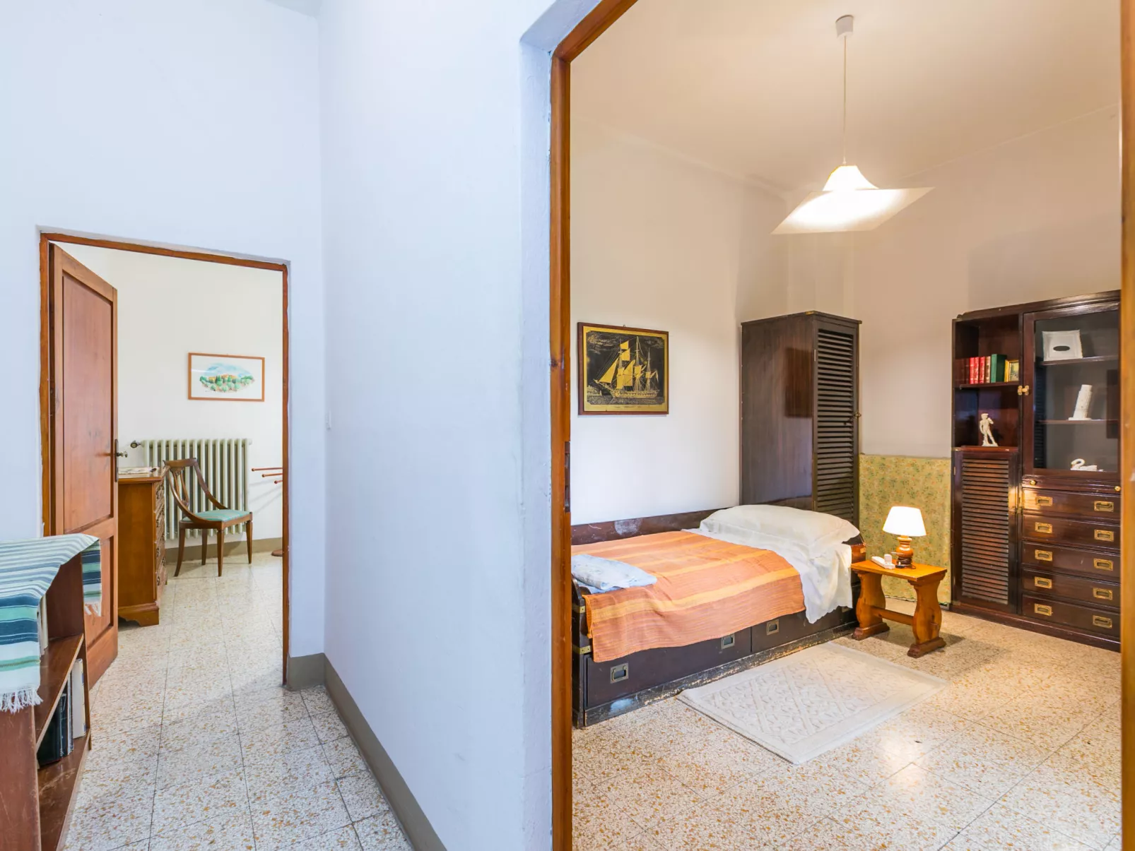 San Lazzaro-Inside
