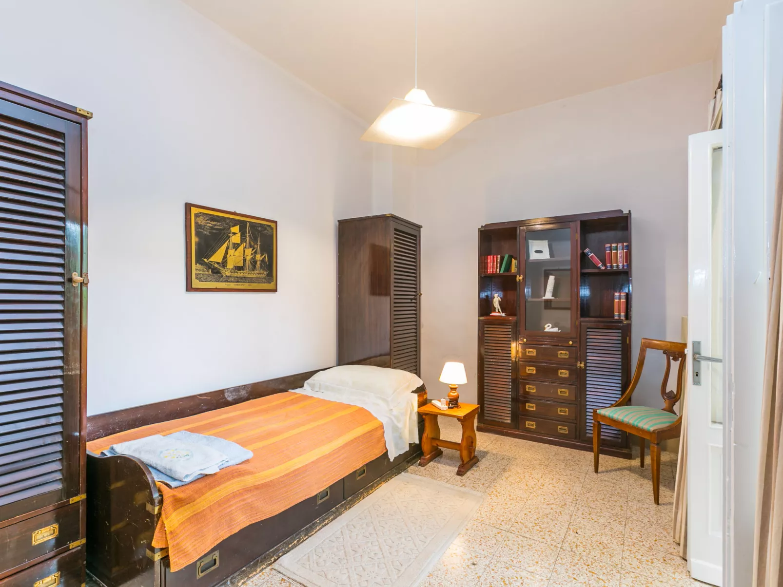 San Lazzaro-Inside