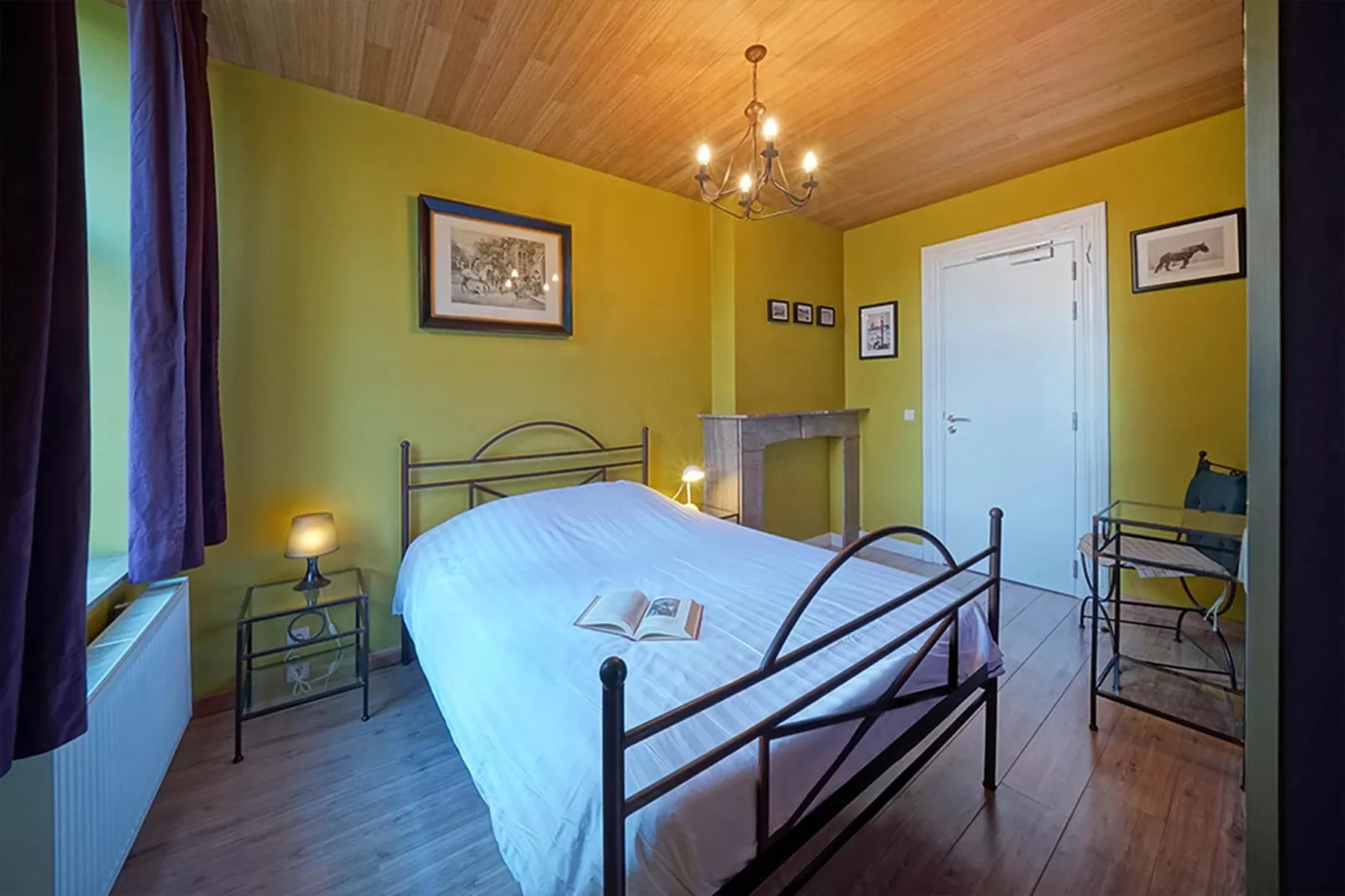 Château de luxe-Bedroom