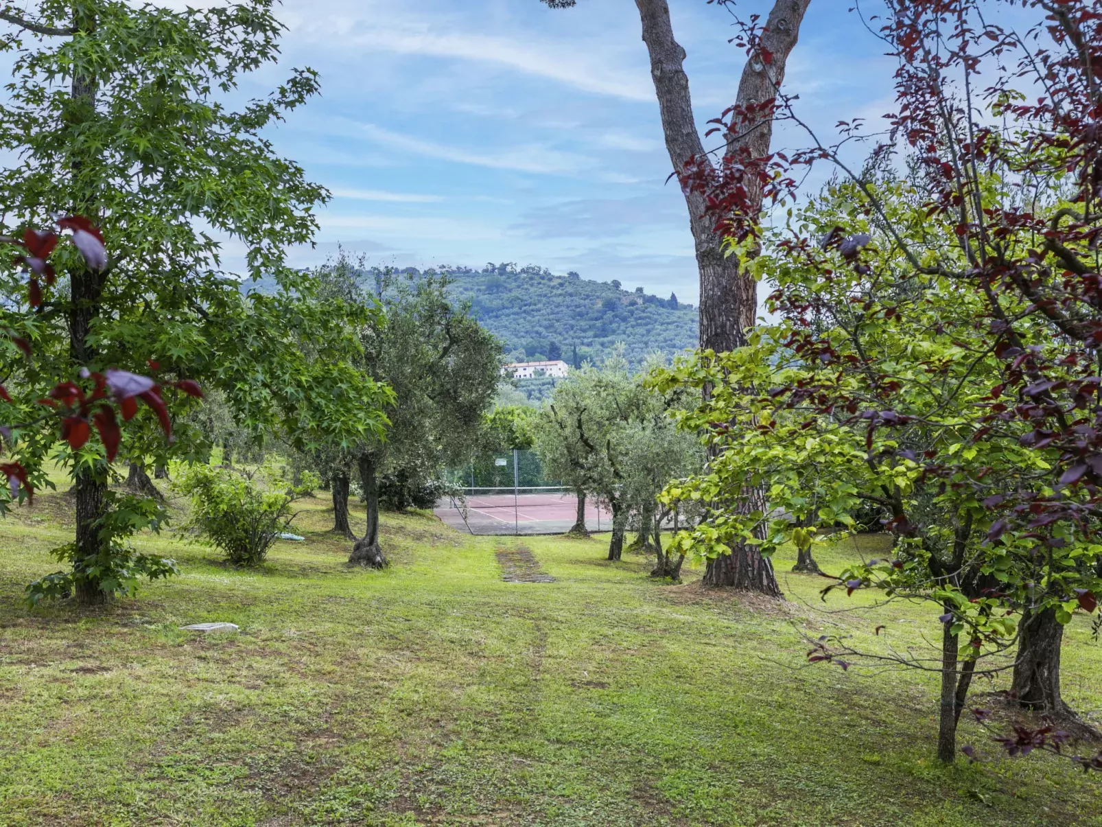 San Lazzaro-Outside