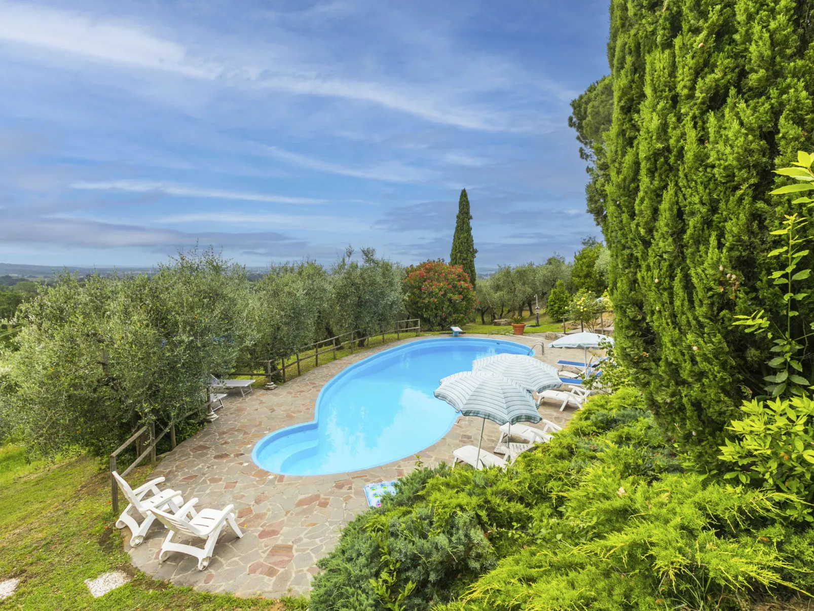 San Lazzaro-Outside