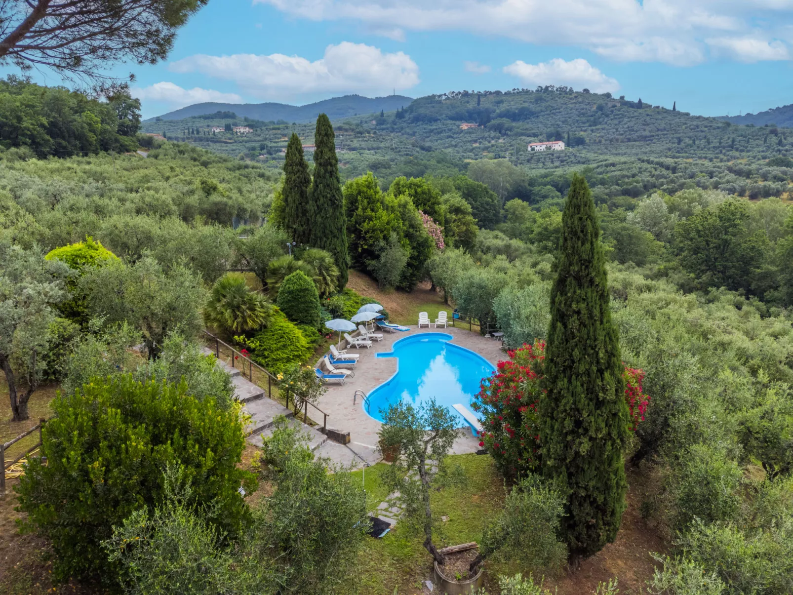 San Lazzaro-Outside