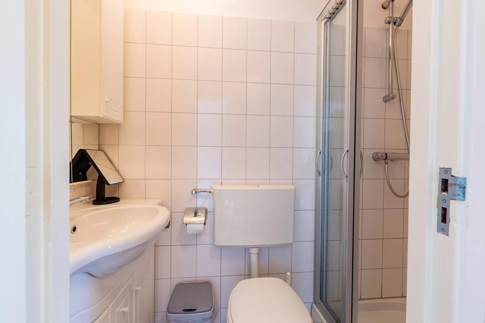 Appartement Burg van Woelderenlaan-Bathroom