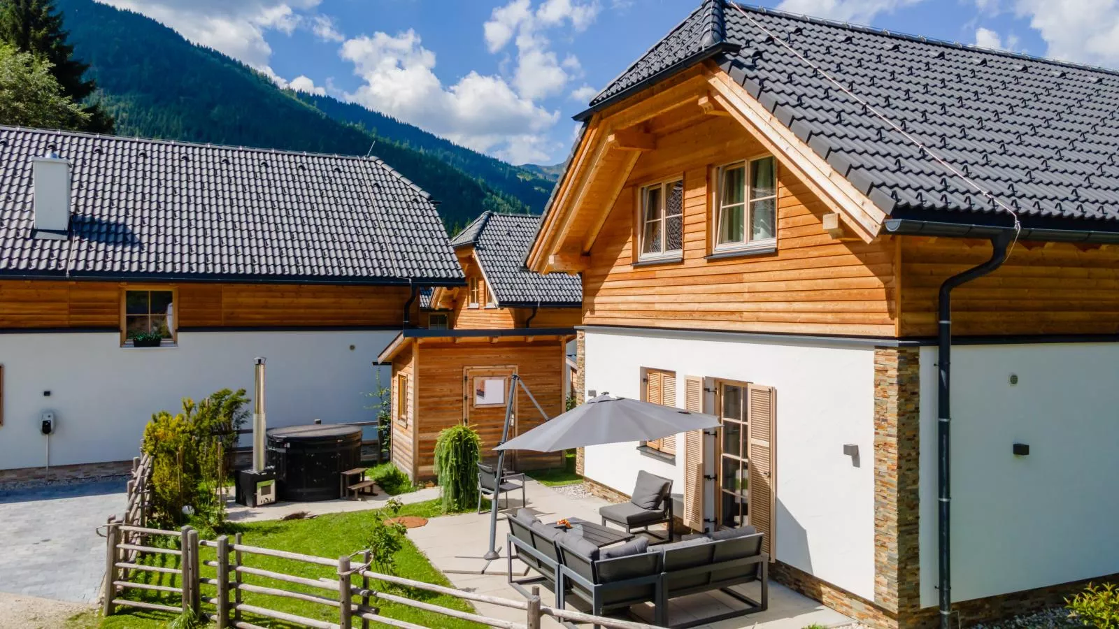 Donnersbach Lodge-Exterior in summer