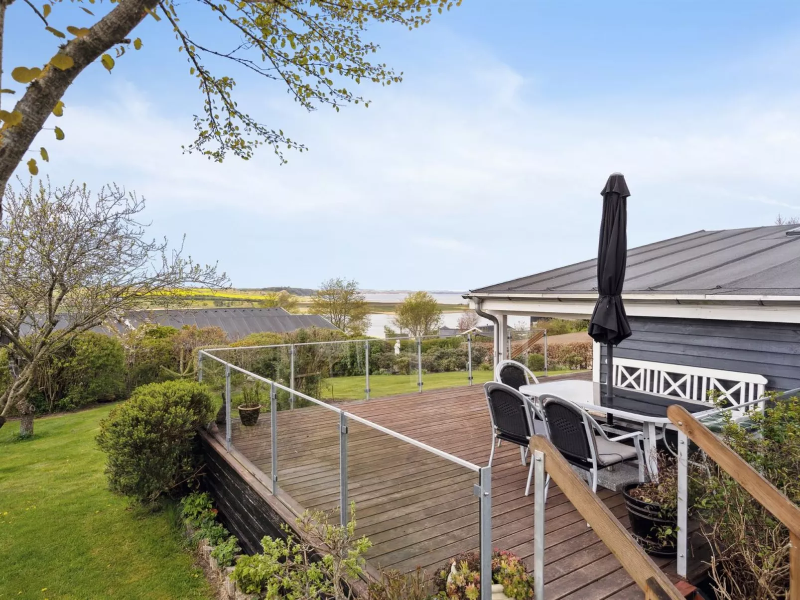 "Annabeth" - 300m to the fjord-Outside