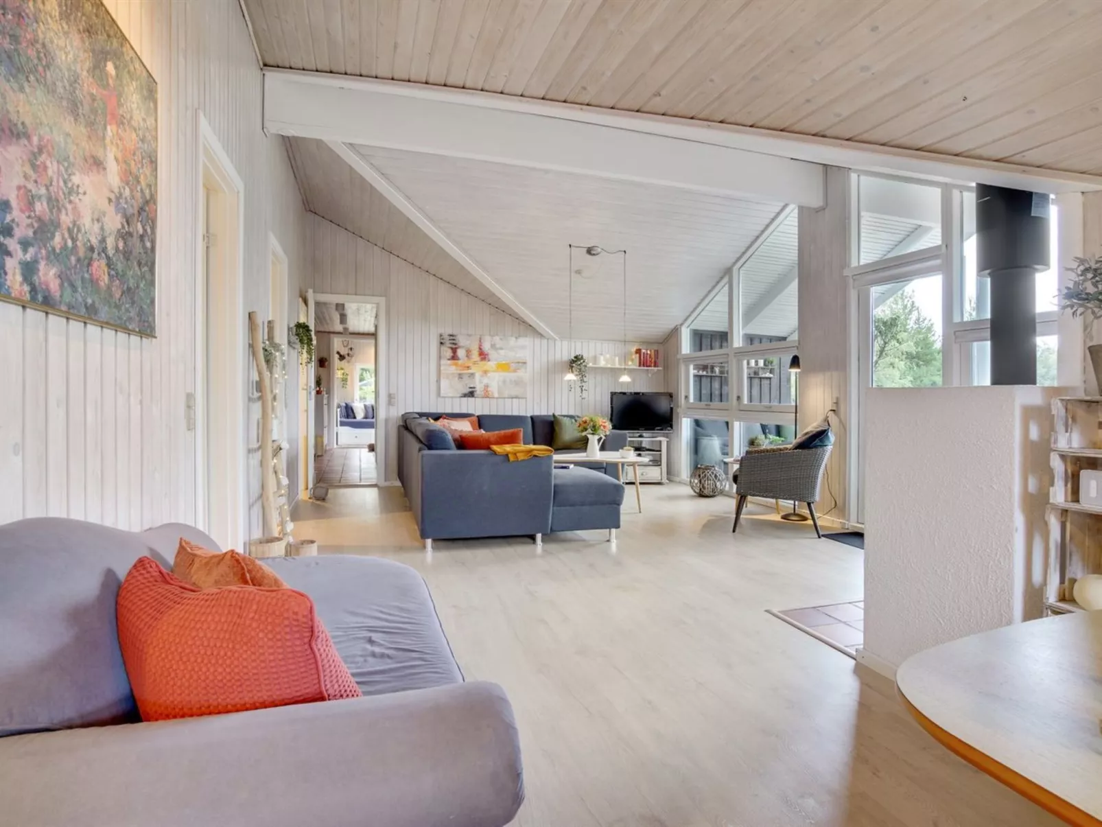 "Elayne" - 3km from the sea-Inside