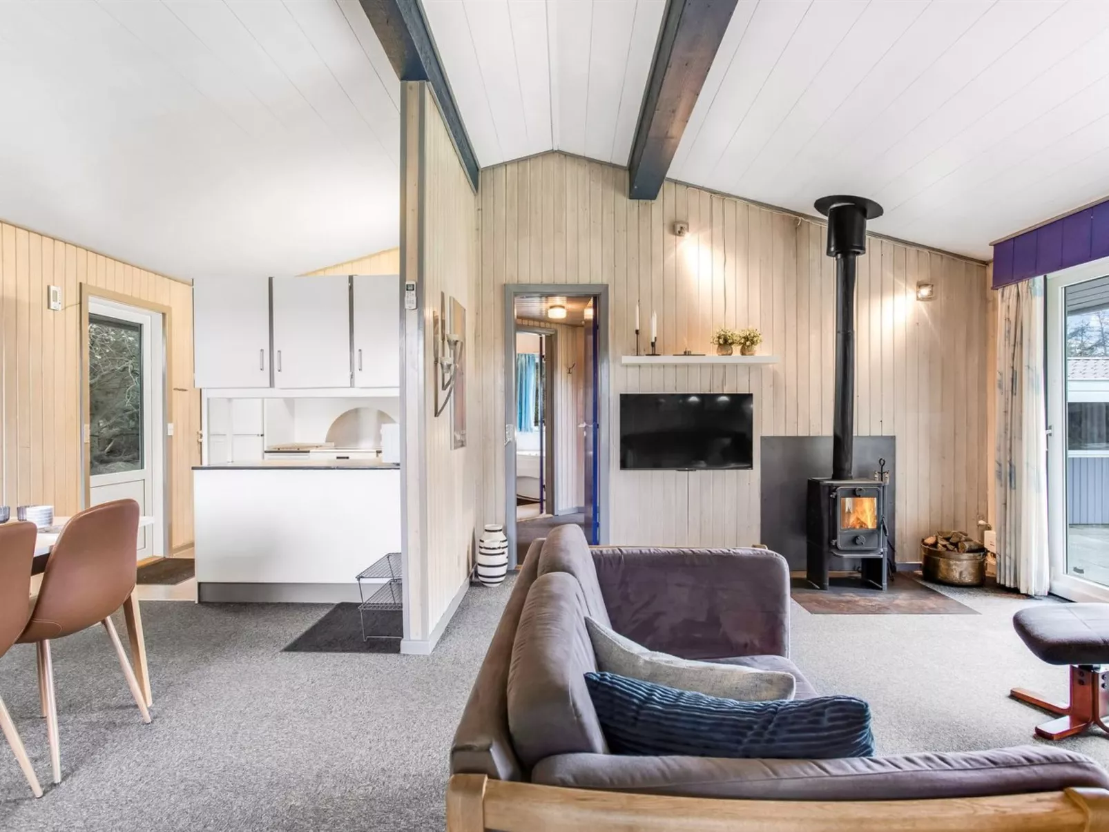 "Gunvor" - 1km from the sea-Inside