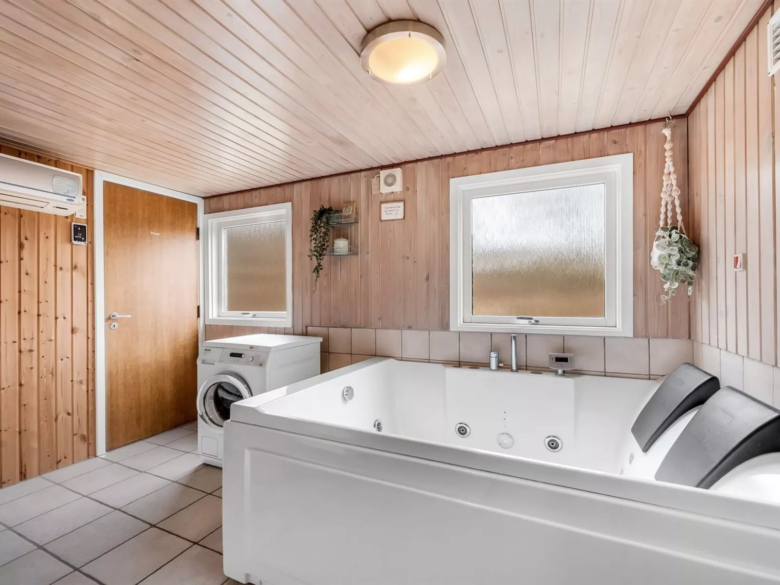 "Fredger" - 1.8km from the sea-Dedans