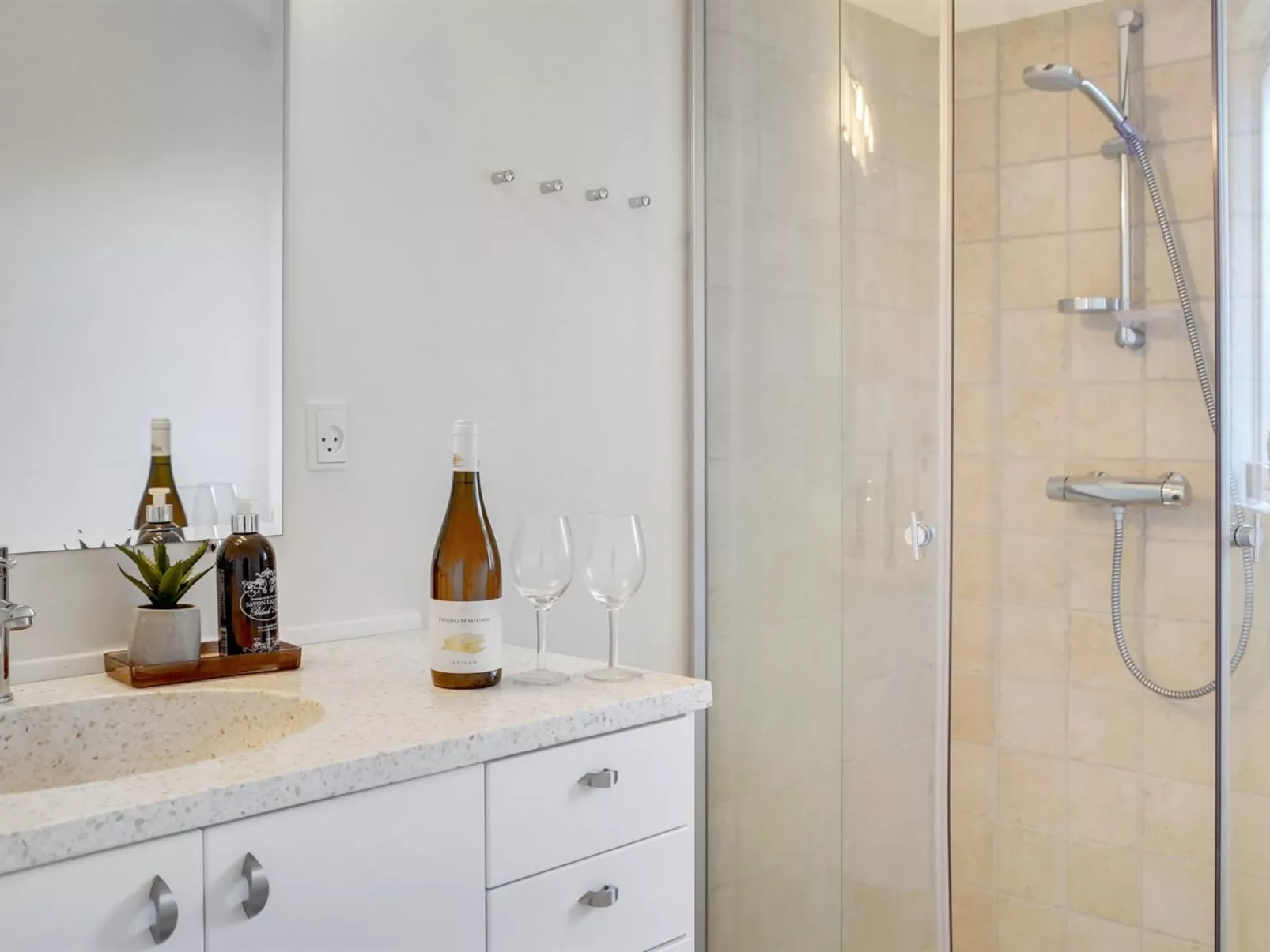 "Skammel" - 900m from the sea-Inside