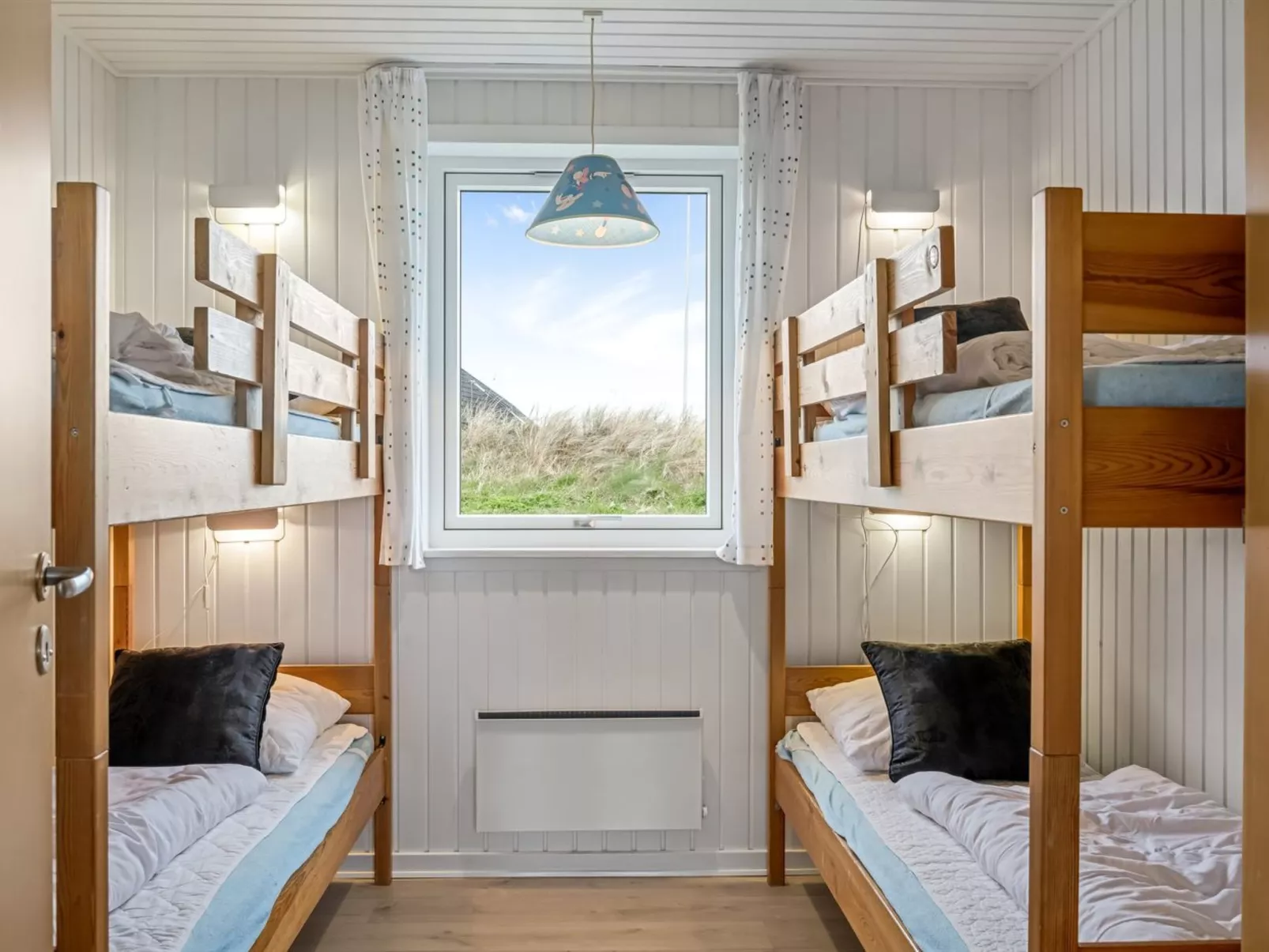 "Gottfreda" - 330m to the fjord-Inside