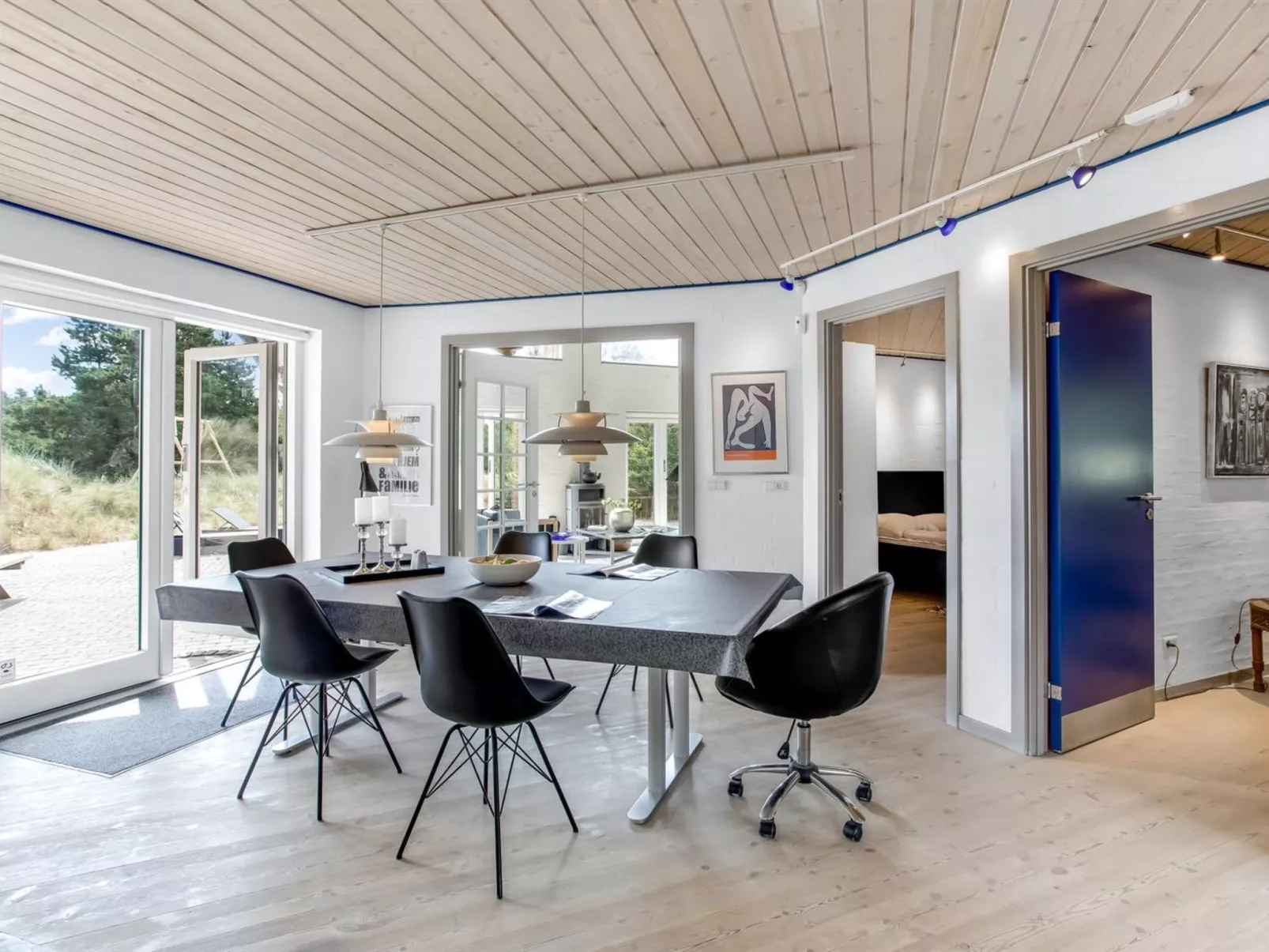 "Sjamme" - 1.2km from the sea-Inside