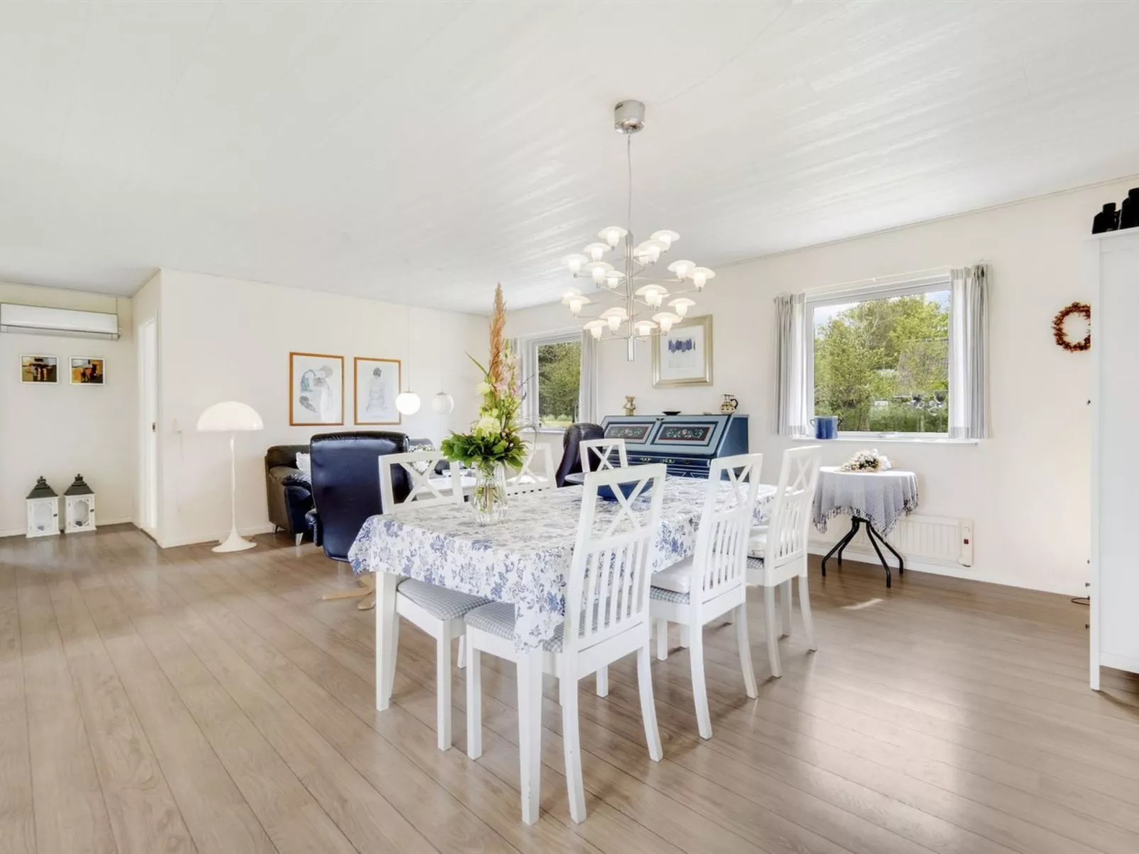 "Mikkeline" - 400m to the fjord-Drinnen