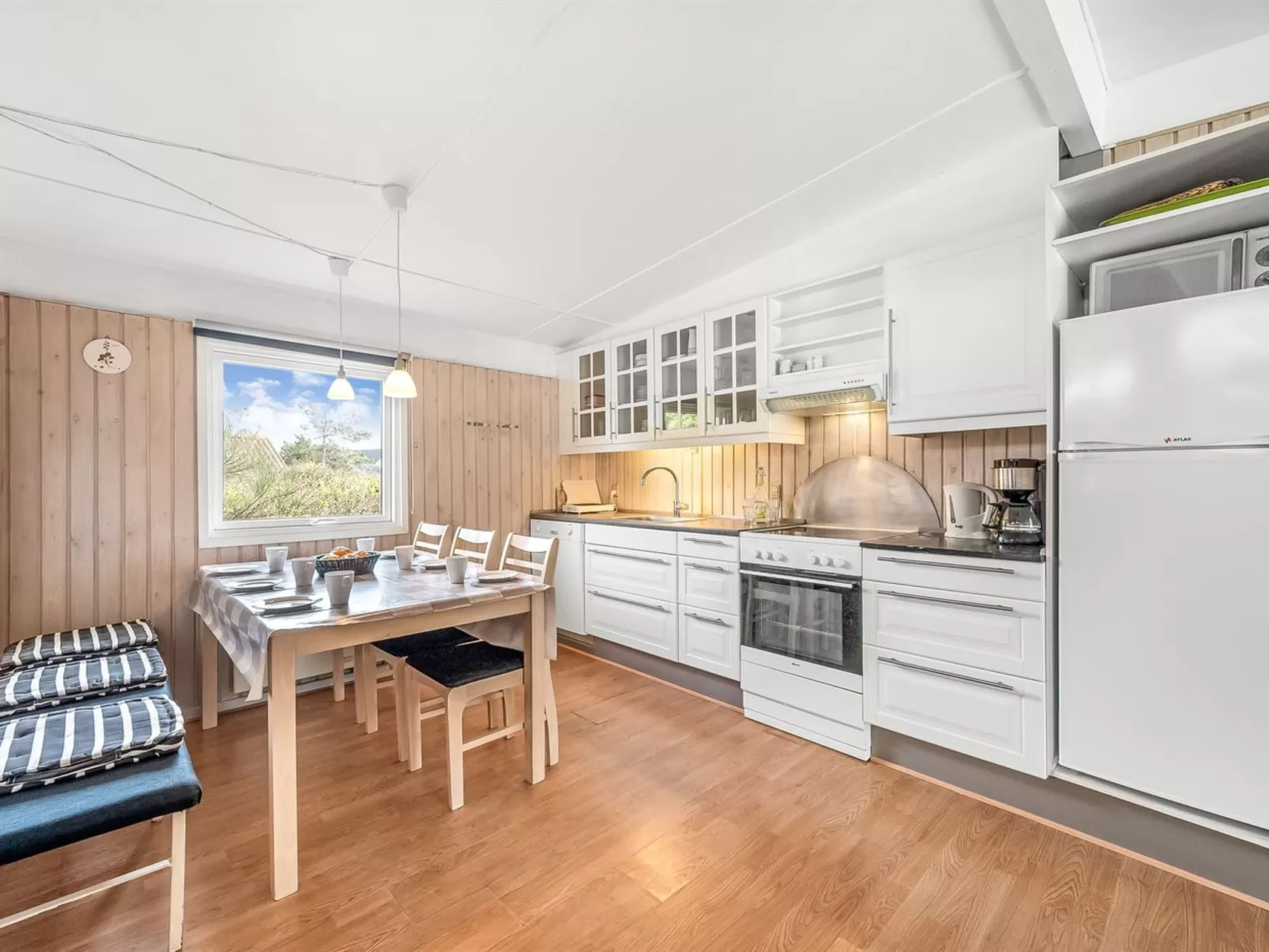 "Yorik" - 800m from the sea-Inside