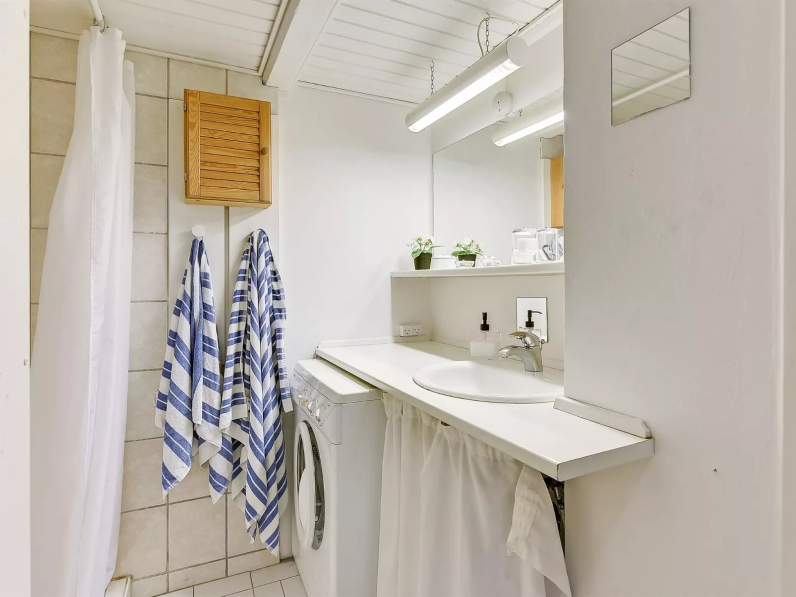 "Gunulf" - 150m from the sea-Drinnen