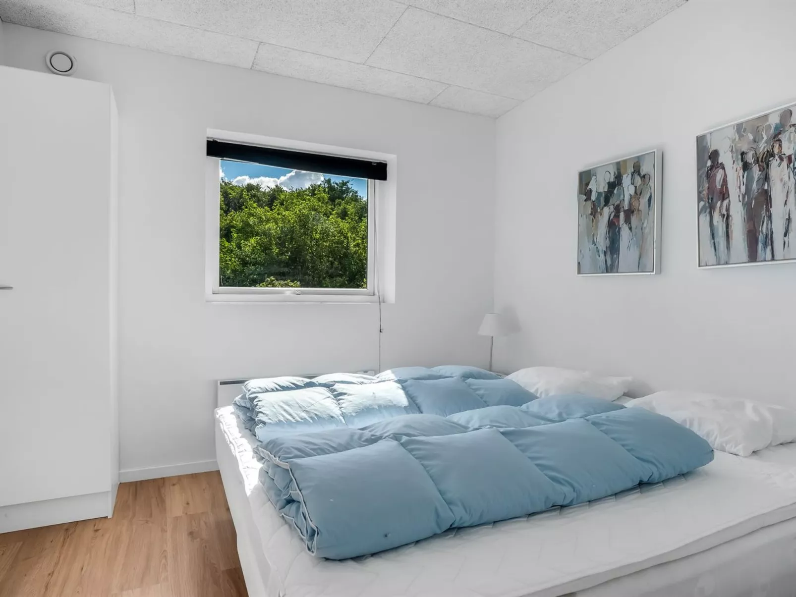 "Eloise" - 50m to the fjord-Drinnen