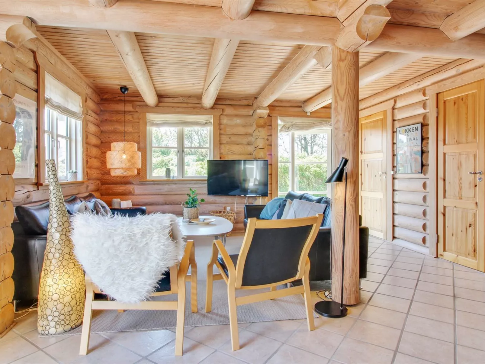 "Salmund" - 600m from the sea-Inside