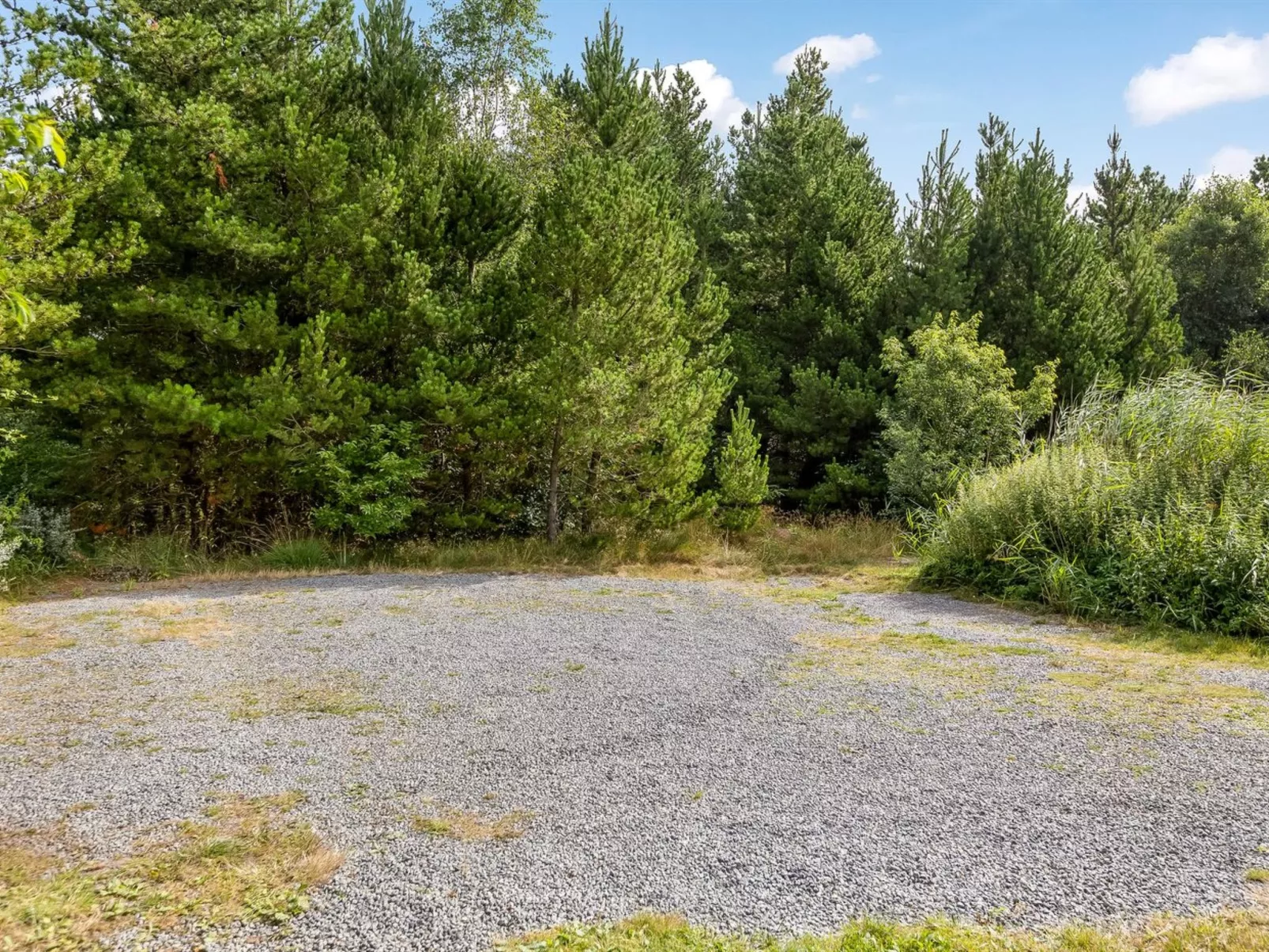 "Ellanor" - 1km from the sea-Outside