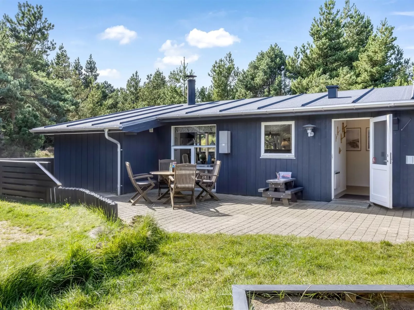 "Roald" - 2.2km from the sea-Outside