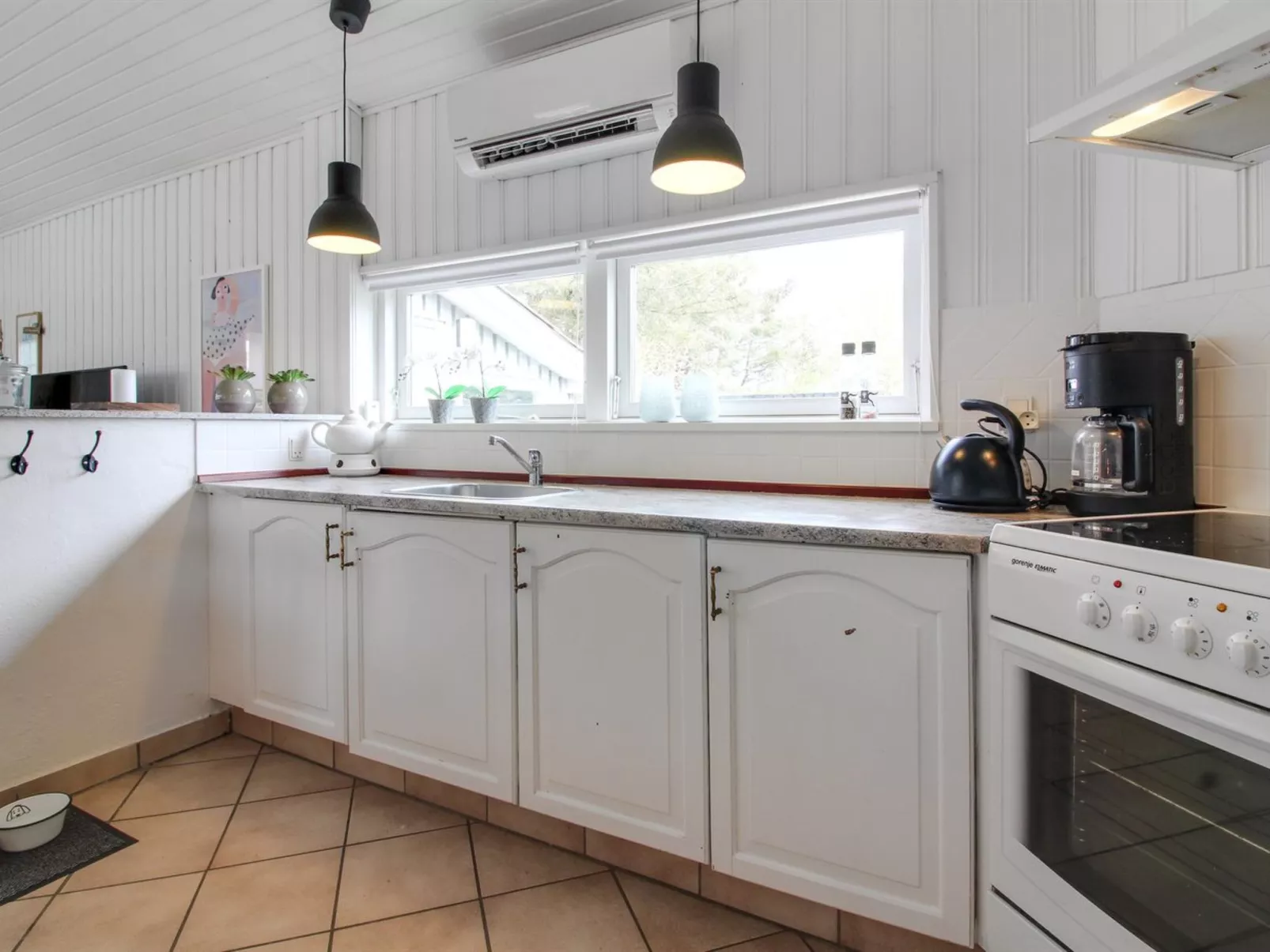 "Henryette" - 200m from the sea-Inside