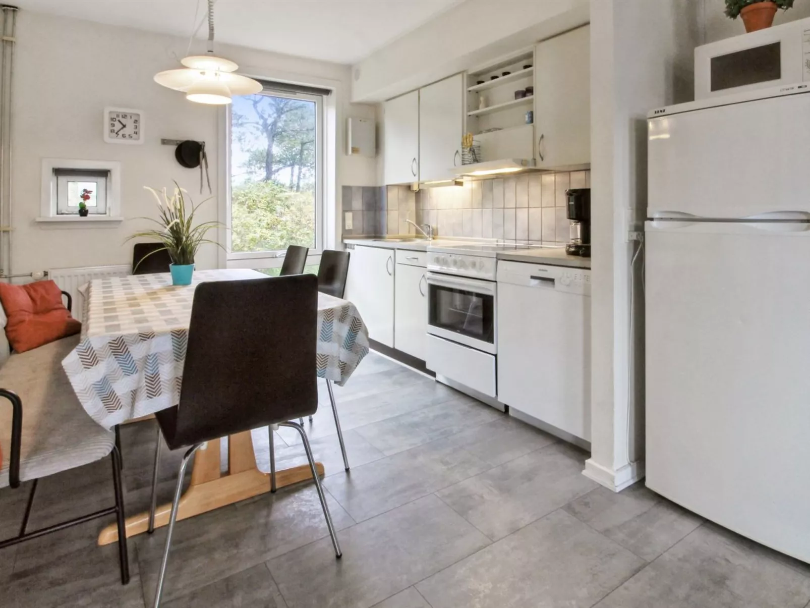 "Tinna" - 2.3km from the sea-Dedans