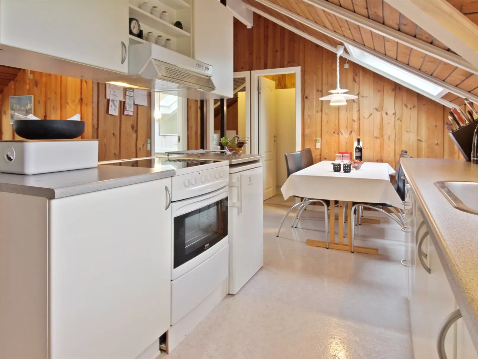 "Sebiorn" - 300m to the fjord-Inside