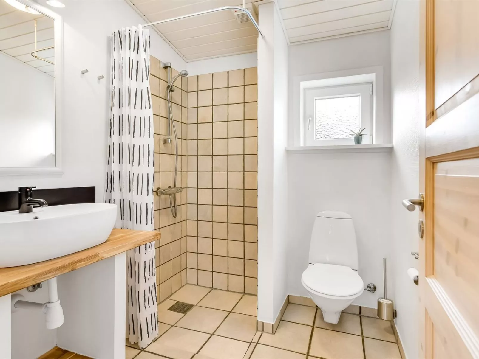 "Alfrida" - 1.5km from the sea-Inside