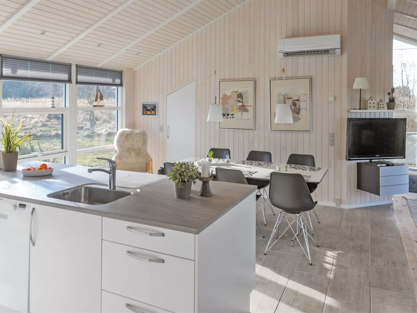 "Mathias" - 625m from the sea-Drinnen