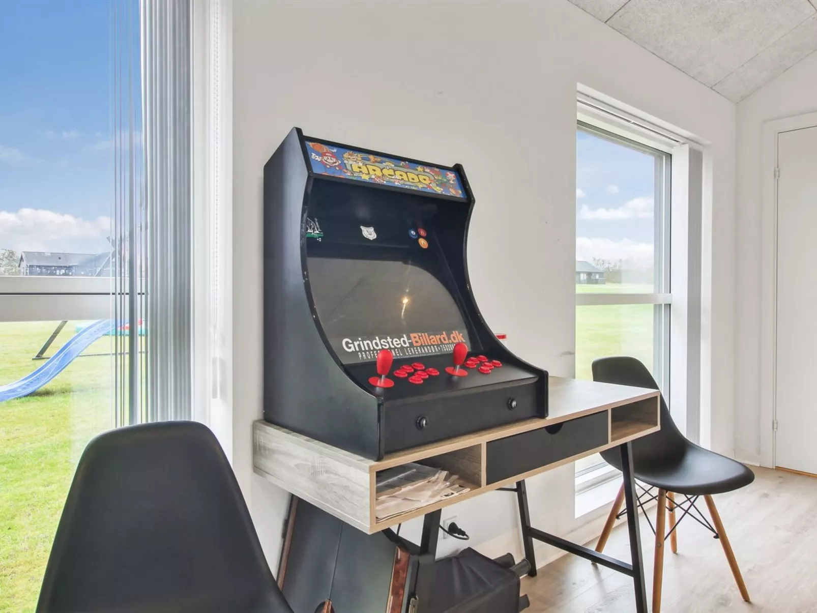 "Edgar" - 1.5km from the sea-Inside