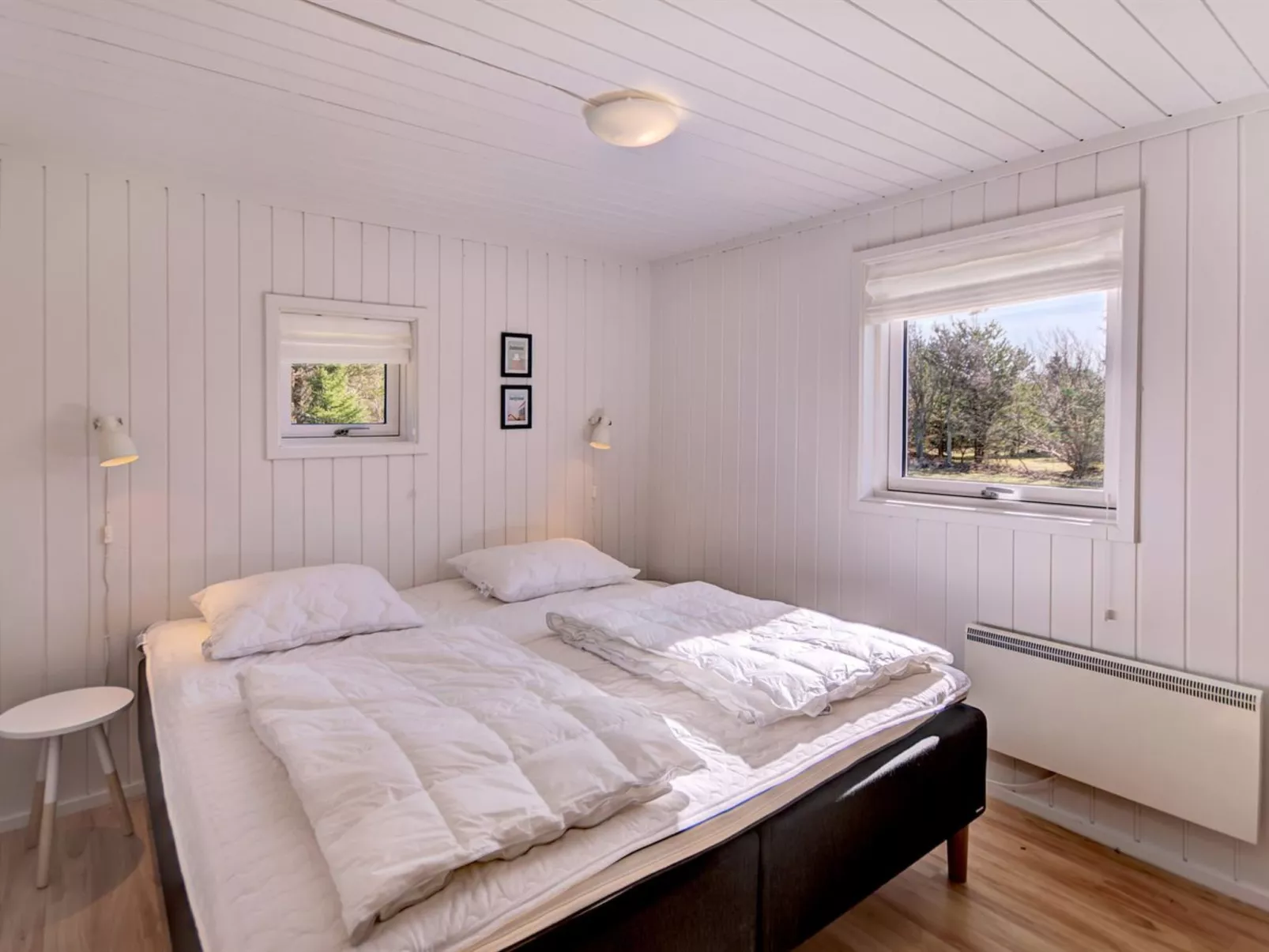 "Bylgja" - 1.7km from the sea-Dedans