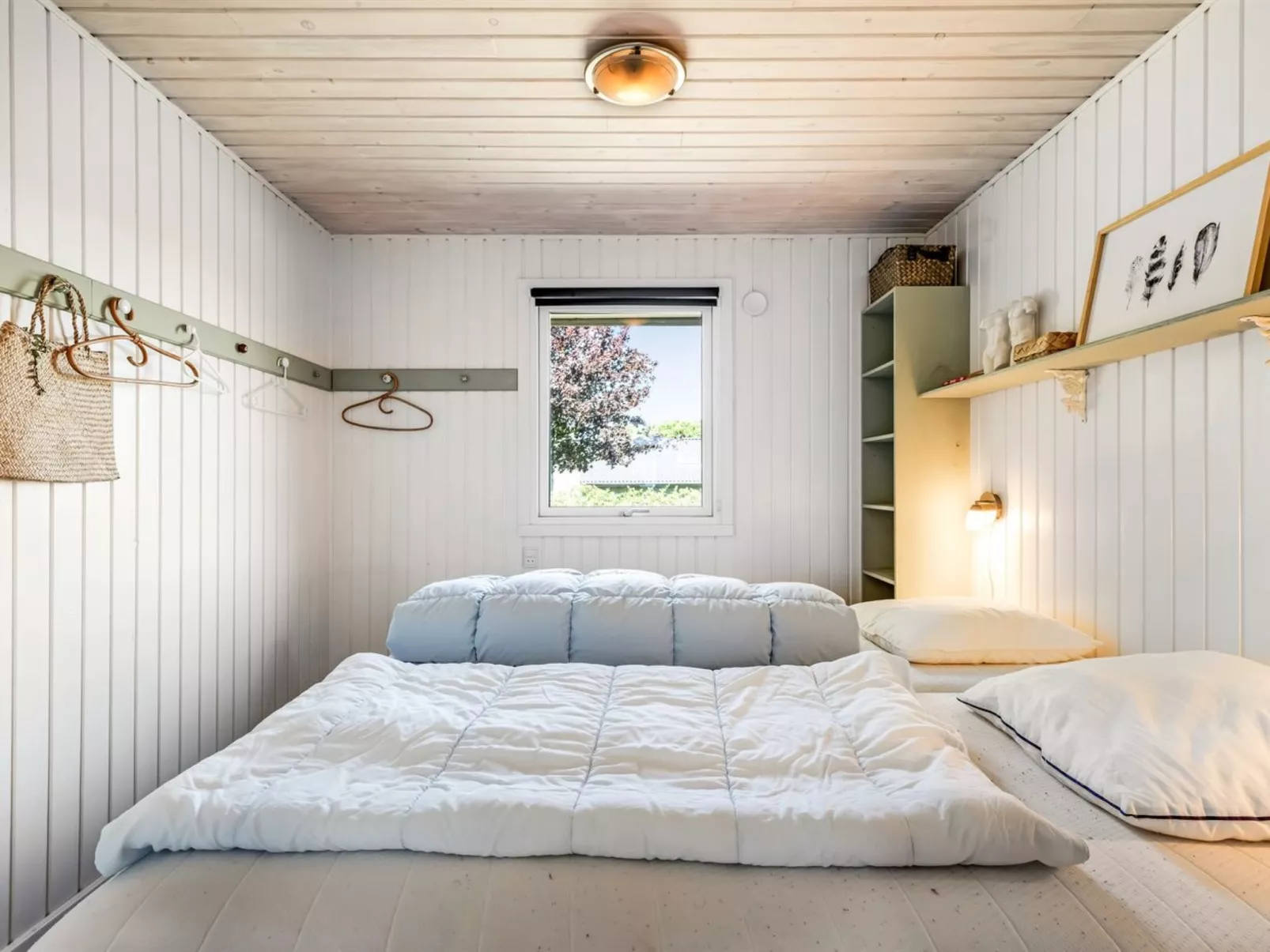 "Sebine" - 400m to the fjord-Dedans