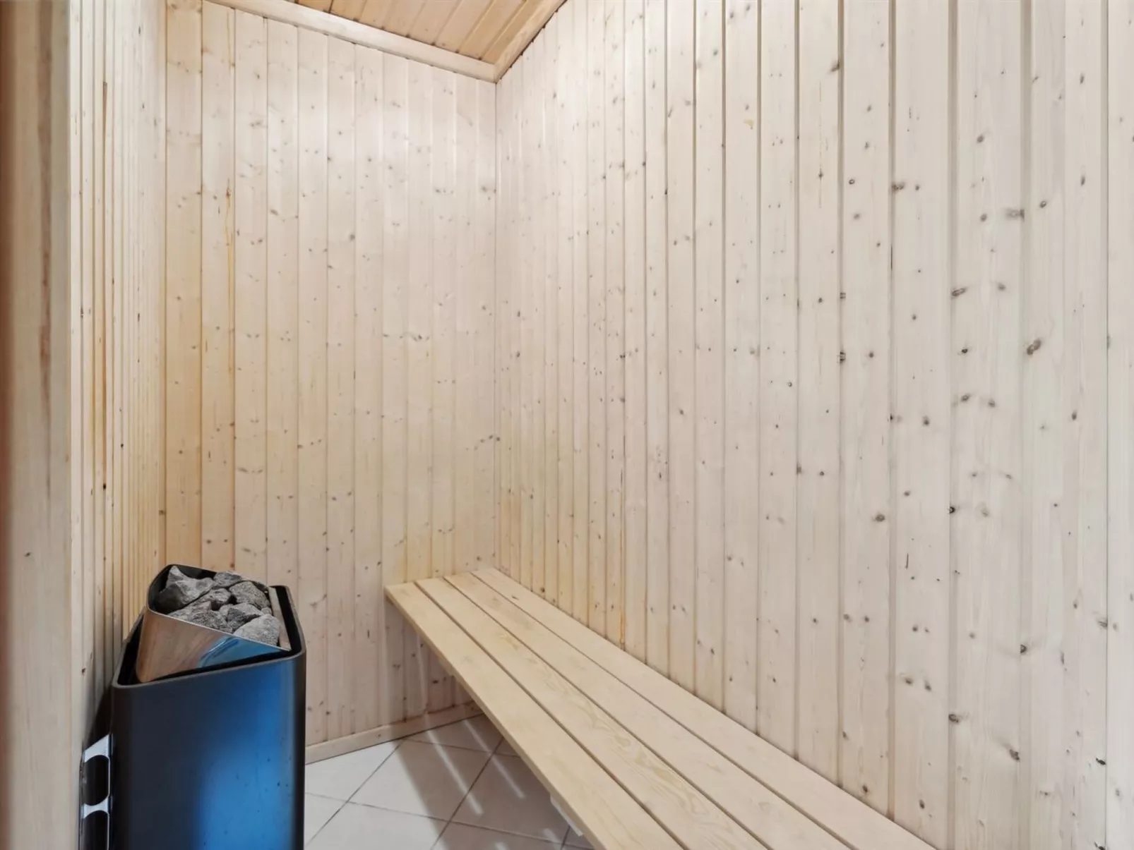 "Erp" - 10km from the sea-Drinnen