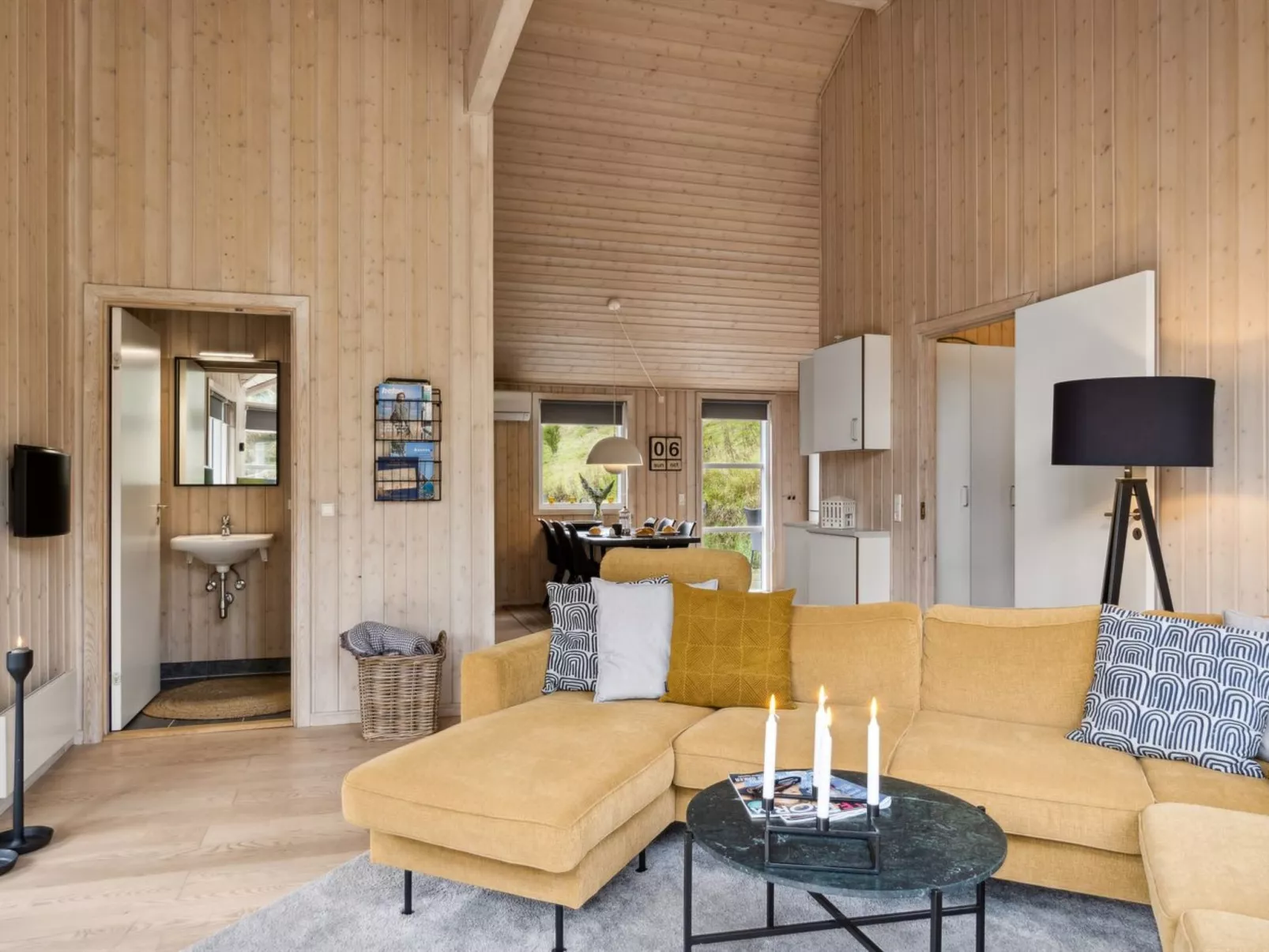 "Benno" - 2.1km from the sea-Inside