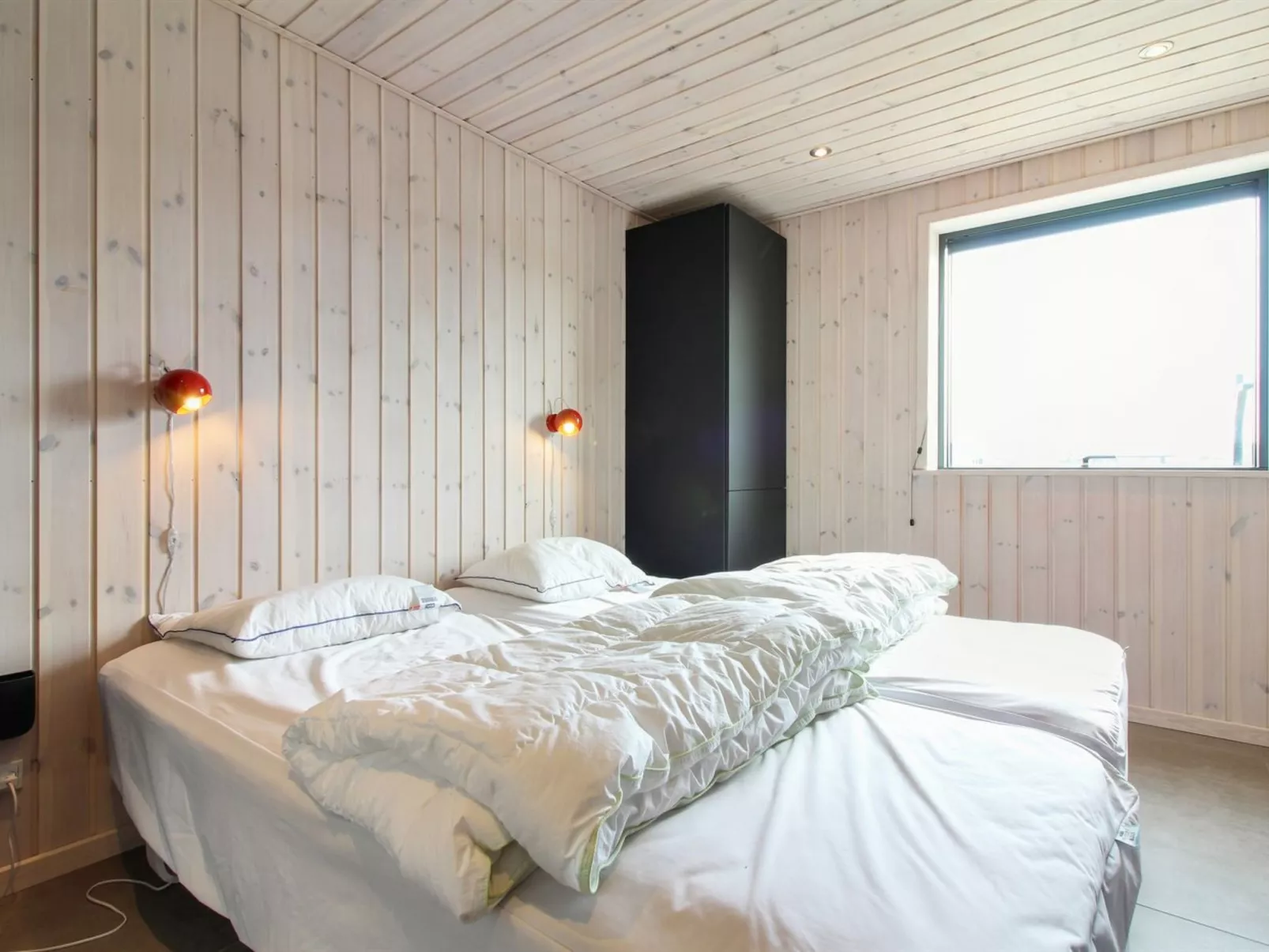 "Fannie" - 250m from the sea-Inside