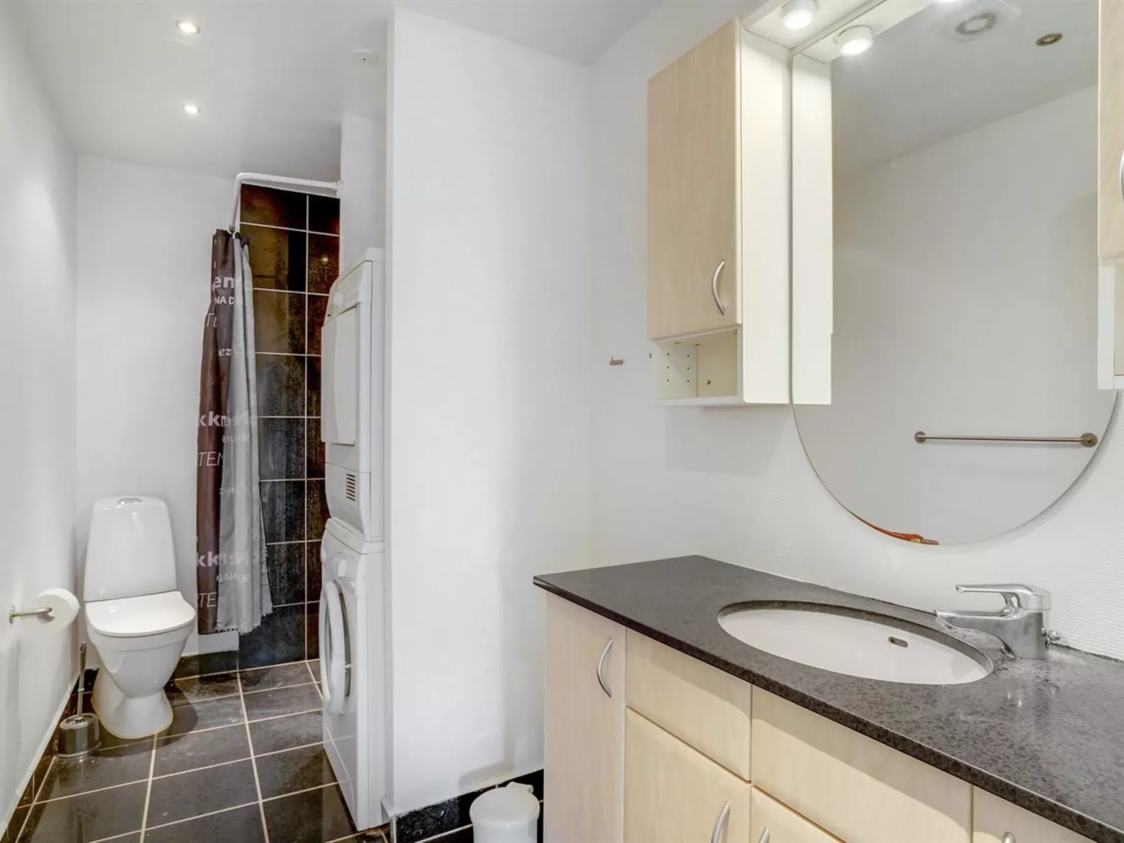 "Jenna" - 1.4km from the sea-Inside