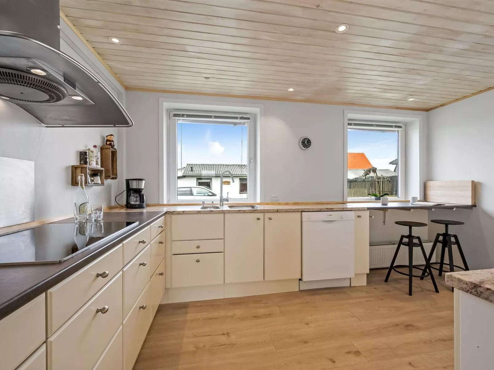 "Agne" - 400m from the sea-Drinnen