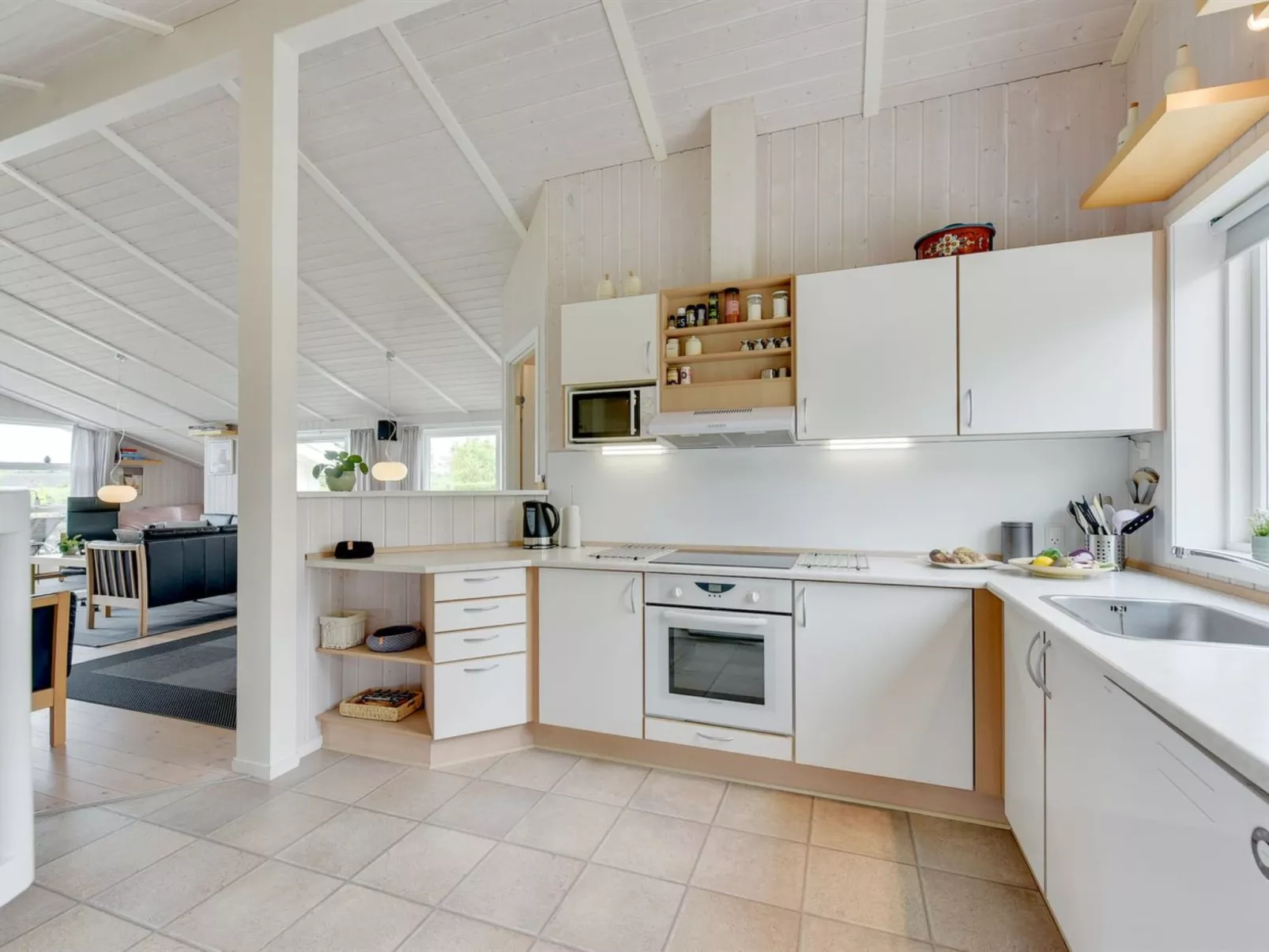 "Tjakko" - 700m from the sea-Inside