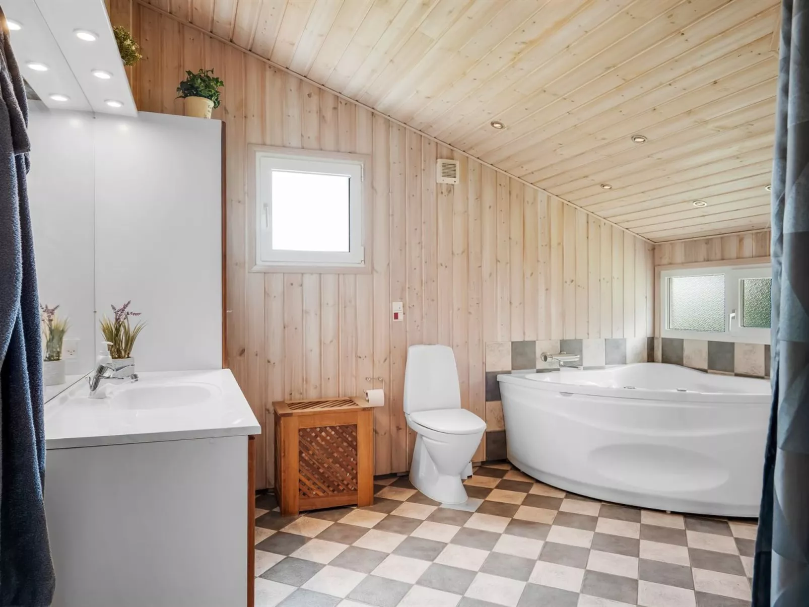 "Ellen" - 289m from the sea-Inside