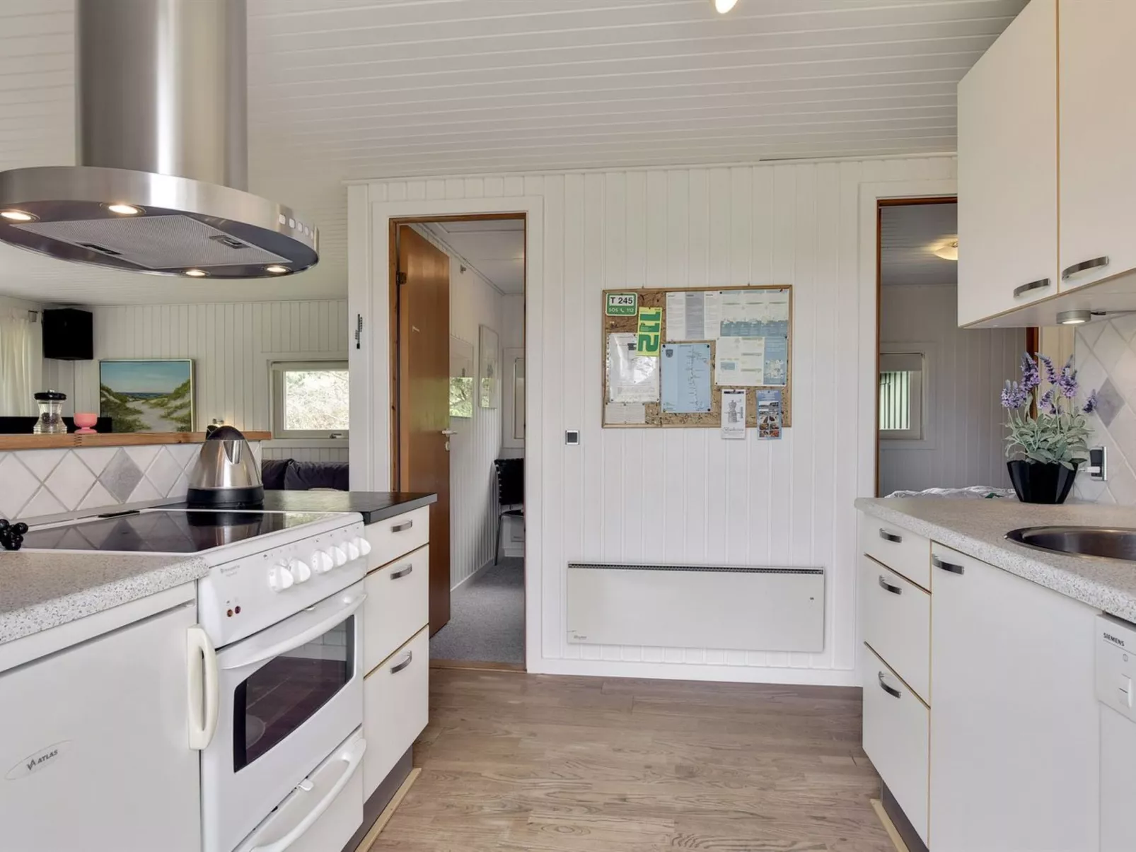 "Tjordis" - 600m to the fjord-Dedans