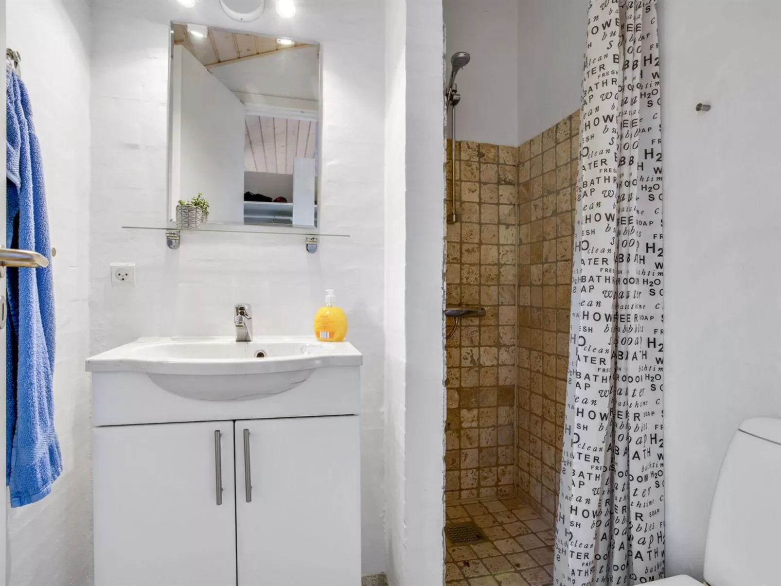 "Østmar" - 1.2km from the sea-Inside