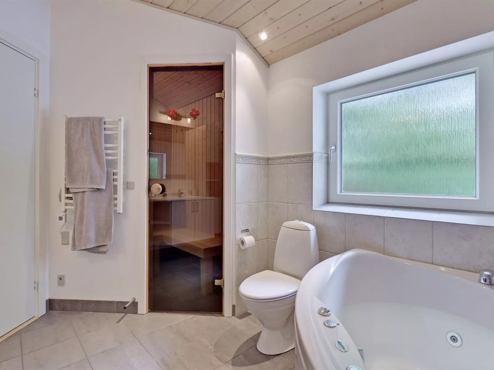 "Gundel" - 400m from the sea-Dedans