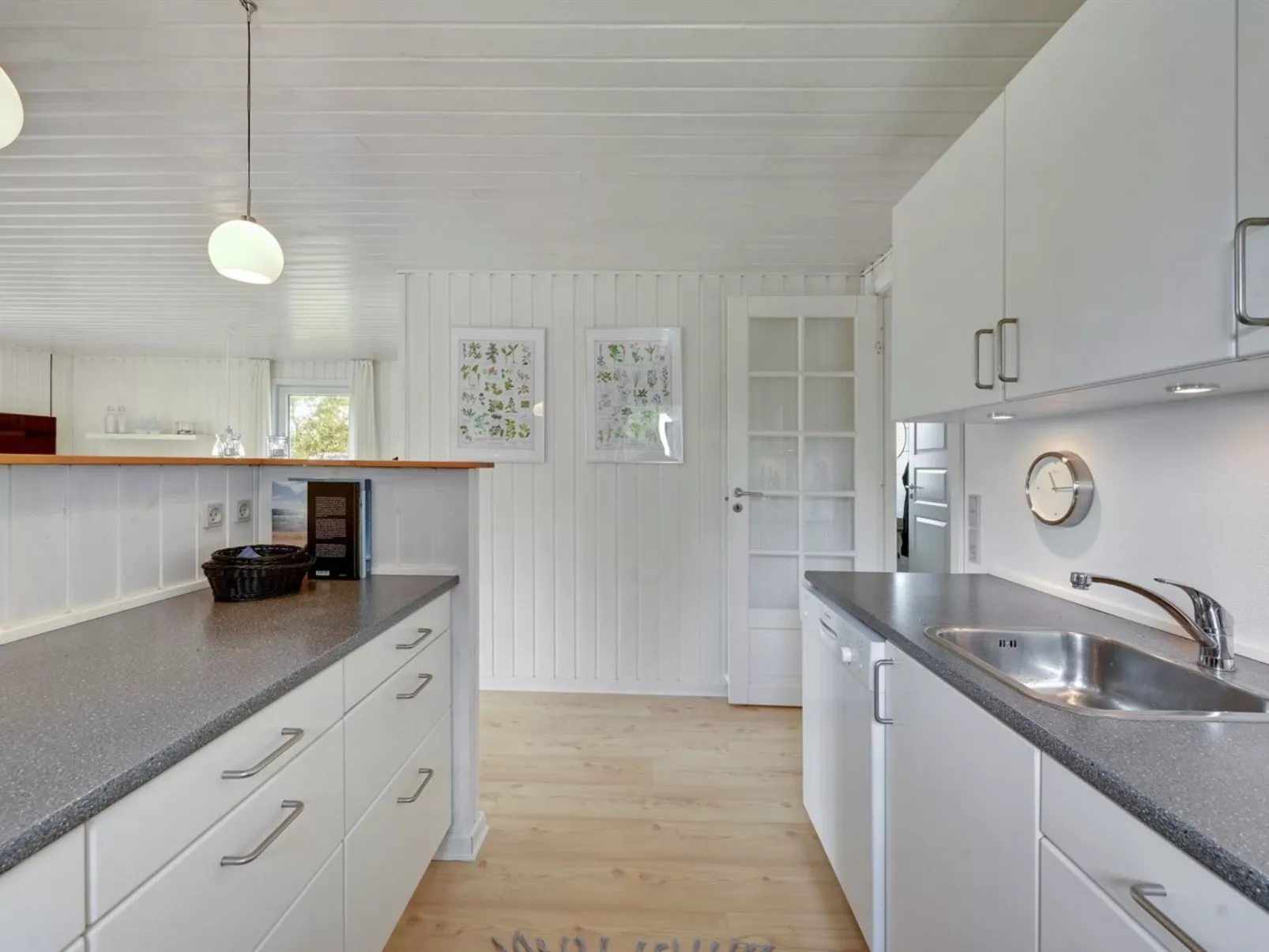 "Shalez" -  from the sea-Inside