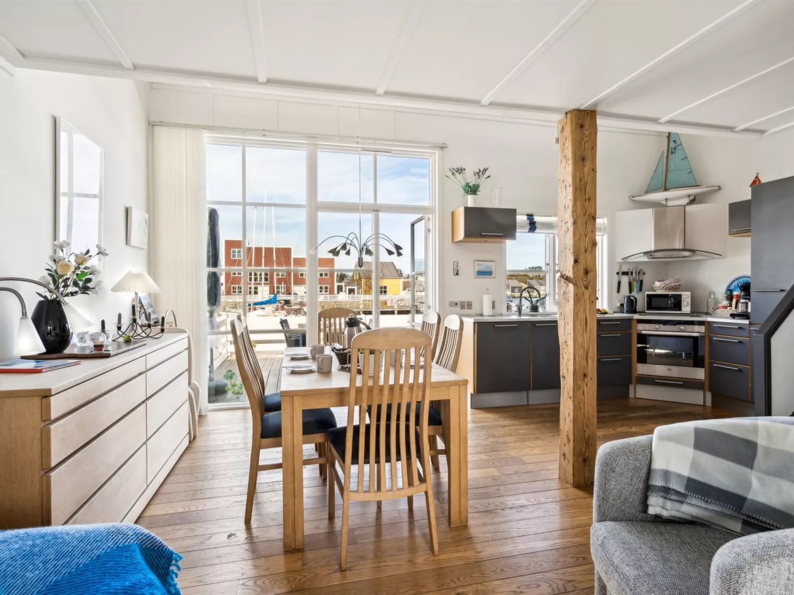 "Alet" - 2m from the sea-Drinnen