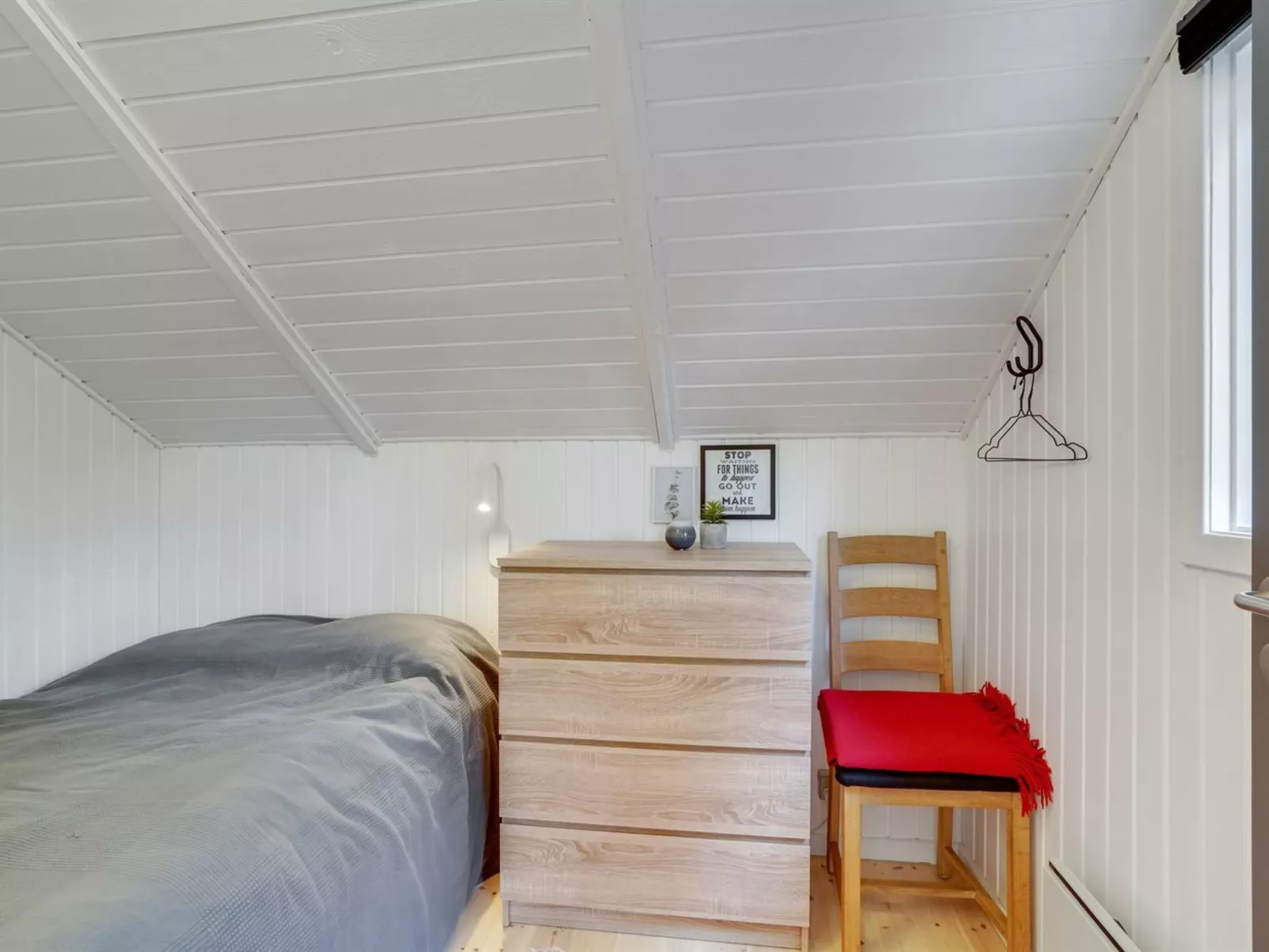 "Hjalmara" - 900m from the sea-Inside