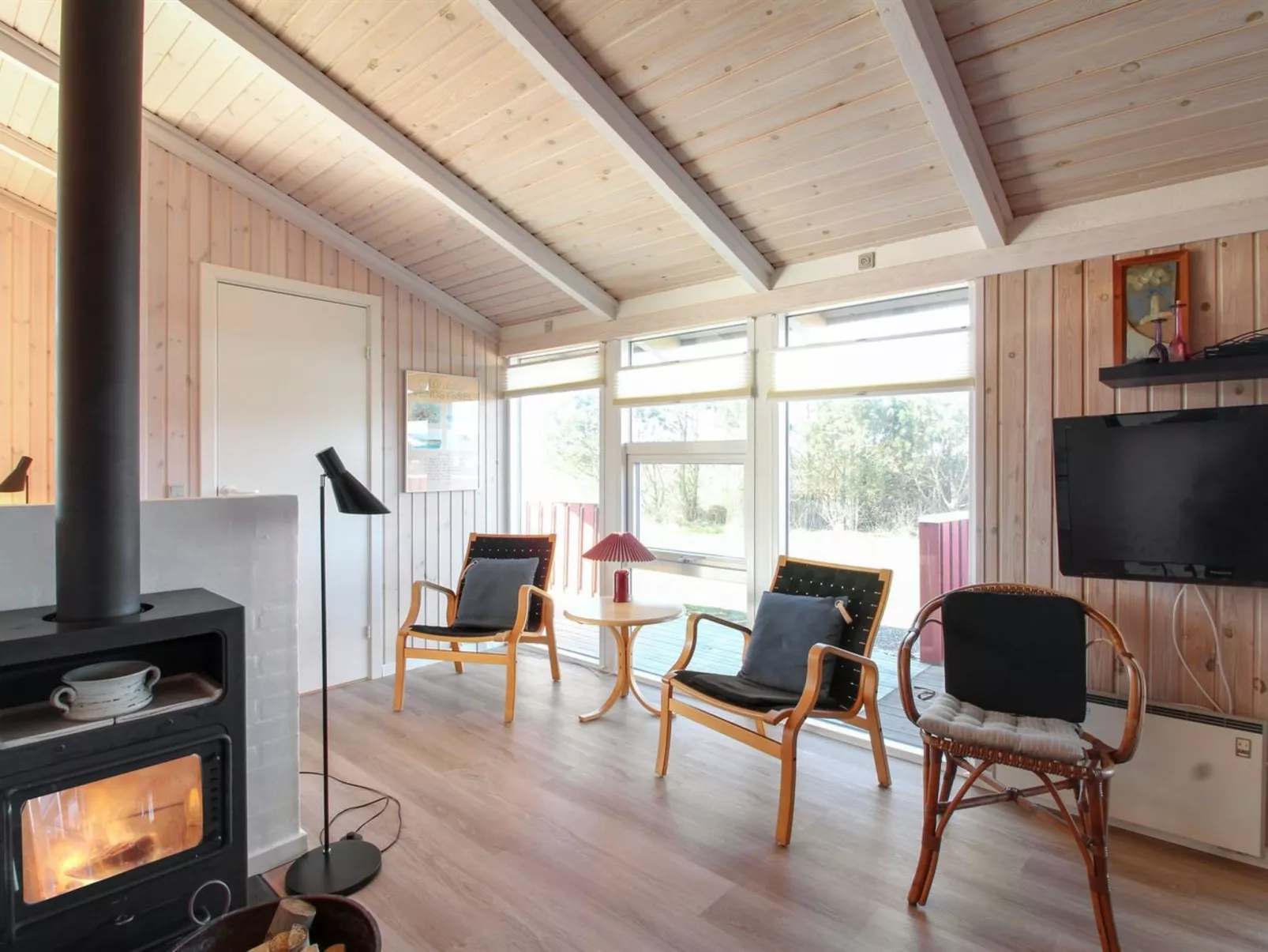 "Skrallan" - 400m from the sea-Drinnen