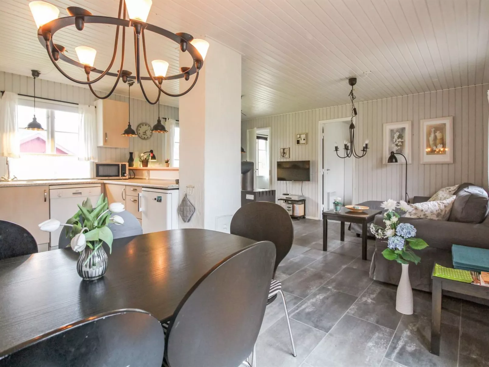 "Loke" - 300m from the sea-Drinnen