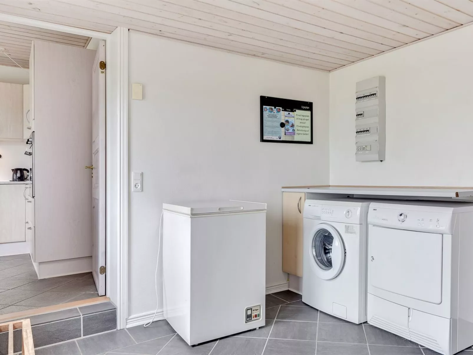 "Matthias" - 400m to the fjord-Dedans