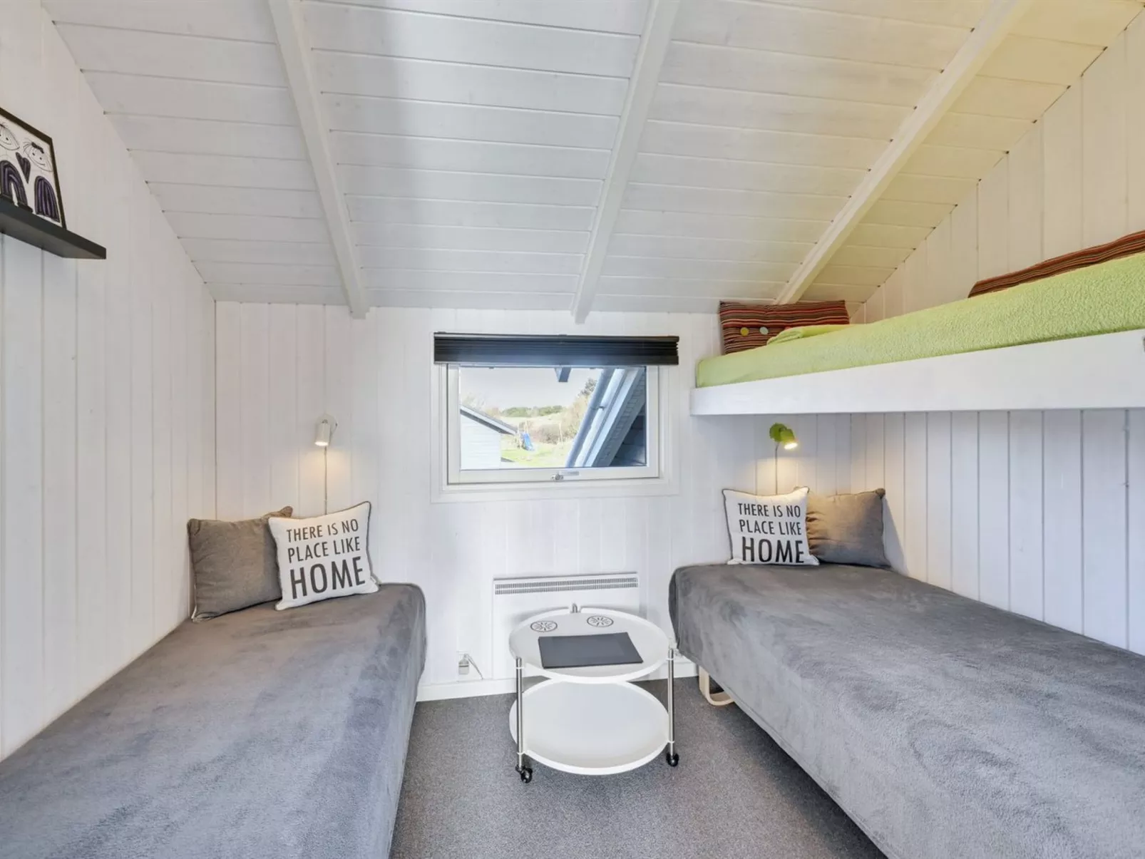 "Cyrill" - 250m to the fjord-Dedans